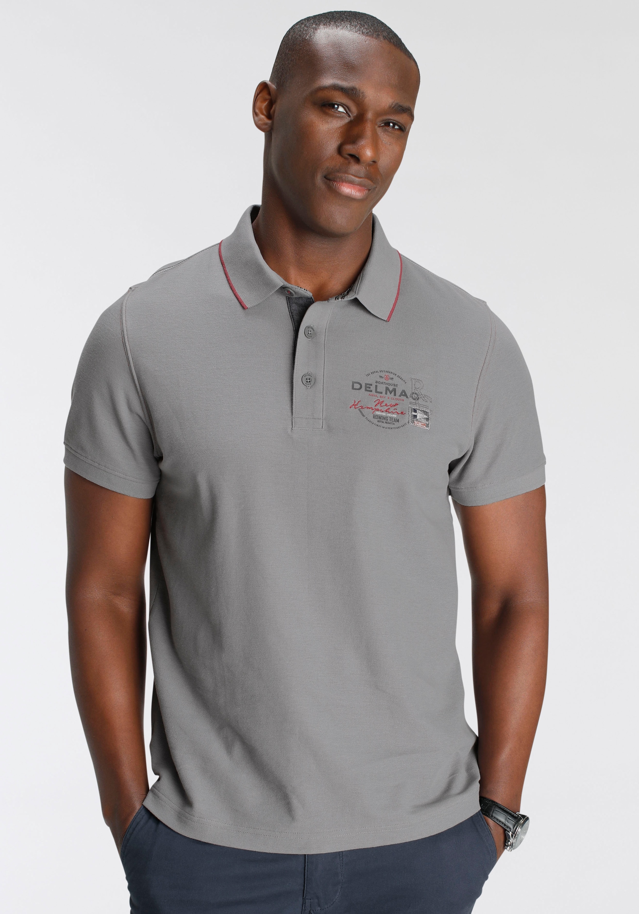 DELMAO Poloshirt, mit Brustprint und Stickerei - NEUE MARKE! kaufen