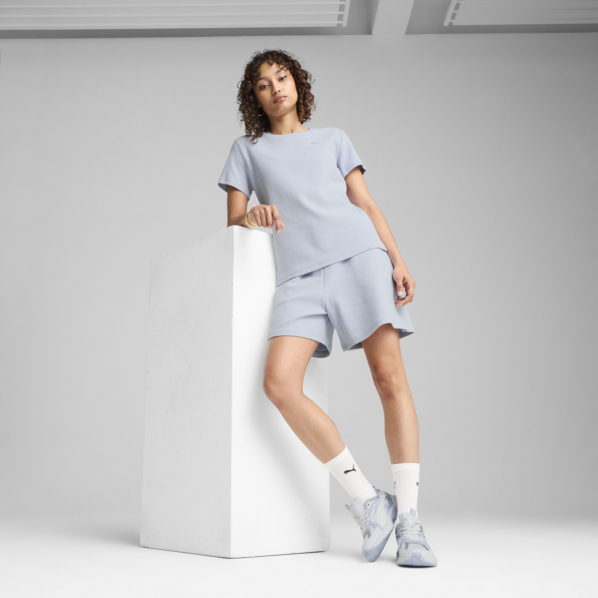 PUMA Sporthose »HER 5" Shorts mit hohem Bund Damen«