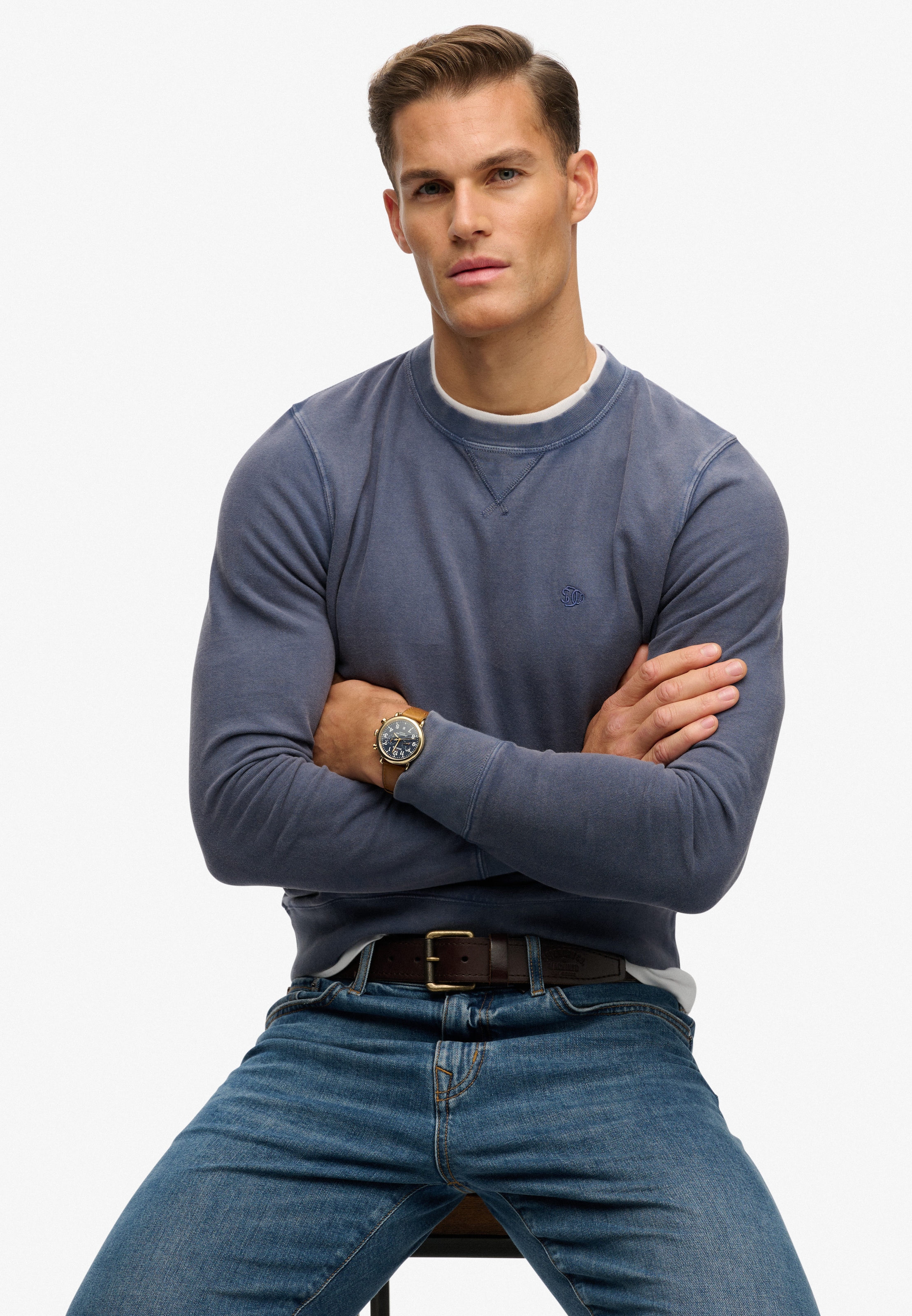 Superdry Sweatshirt »CLASSIC ESSENTIAL SWEATSHIRT«, mit Rundhalsausschnitt, aus Baumwolle, Relaxed Fit, normaler Schnitt
