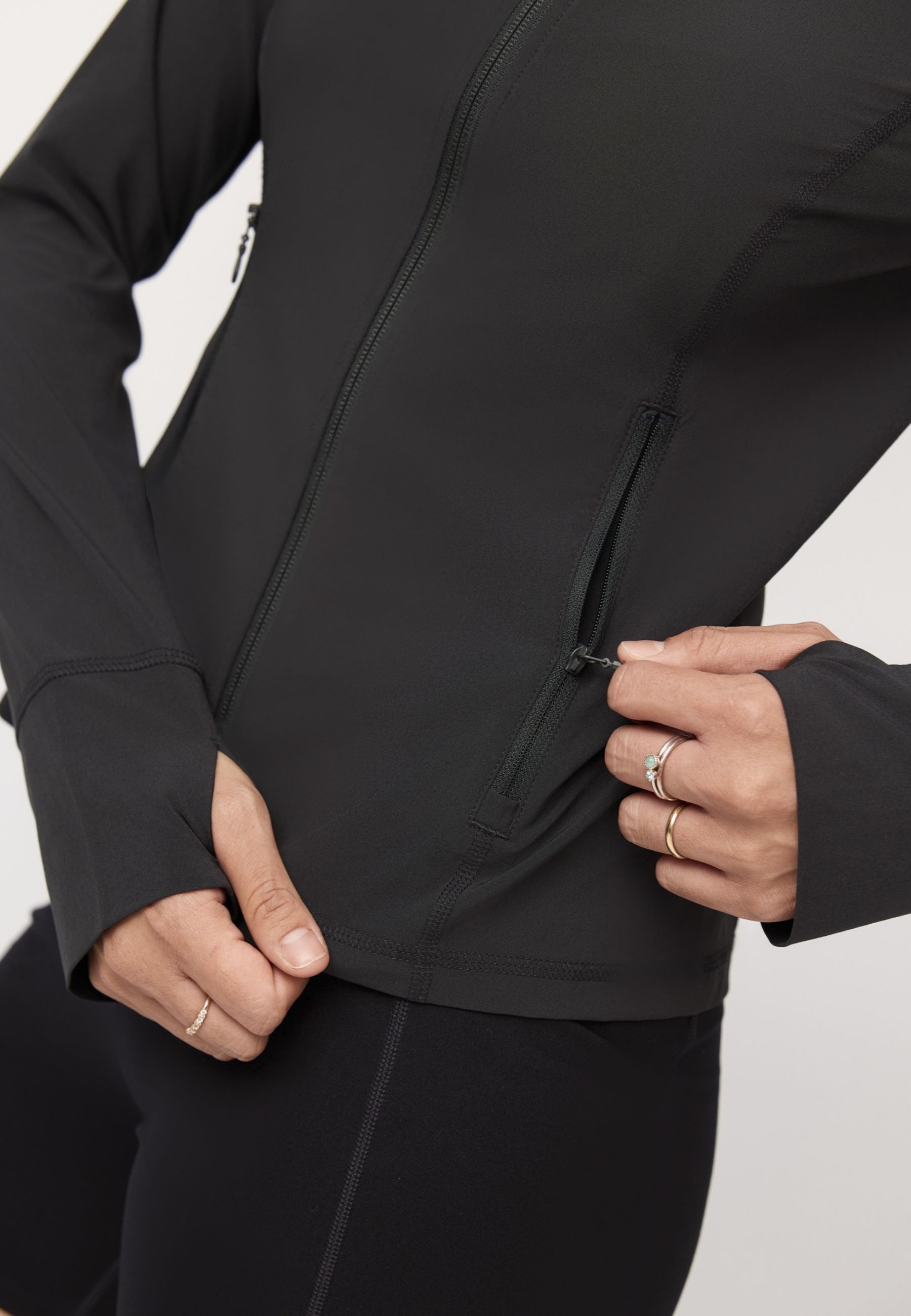 GIRLFRIEND COLLECTIVE Outdoorjacke »Girlfriend Collective Estrella Fitted Run Jacket« 1 Stk. tlg. ohne Kapuze