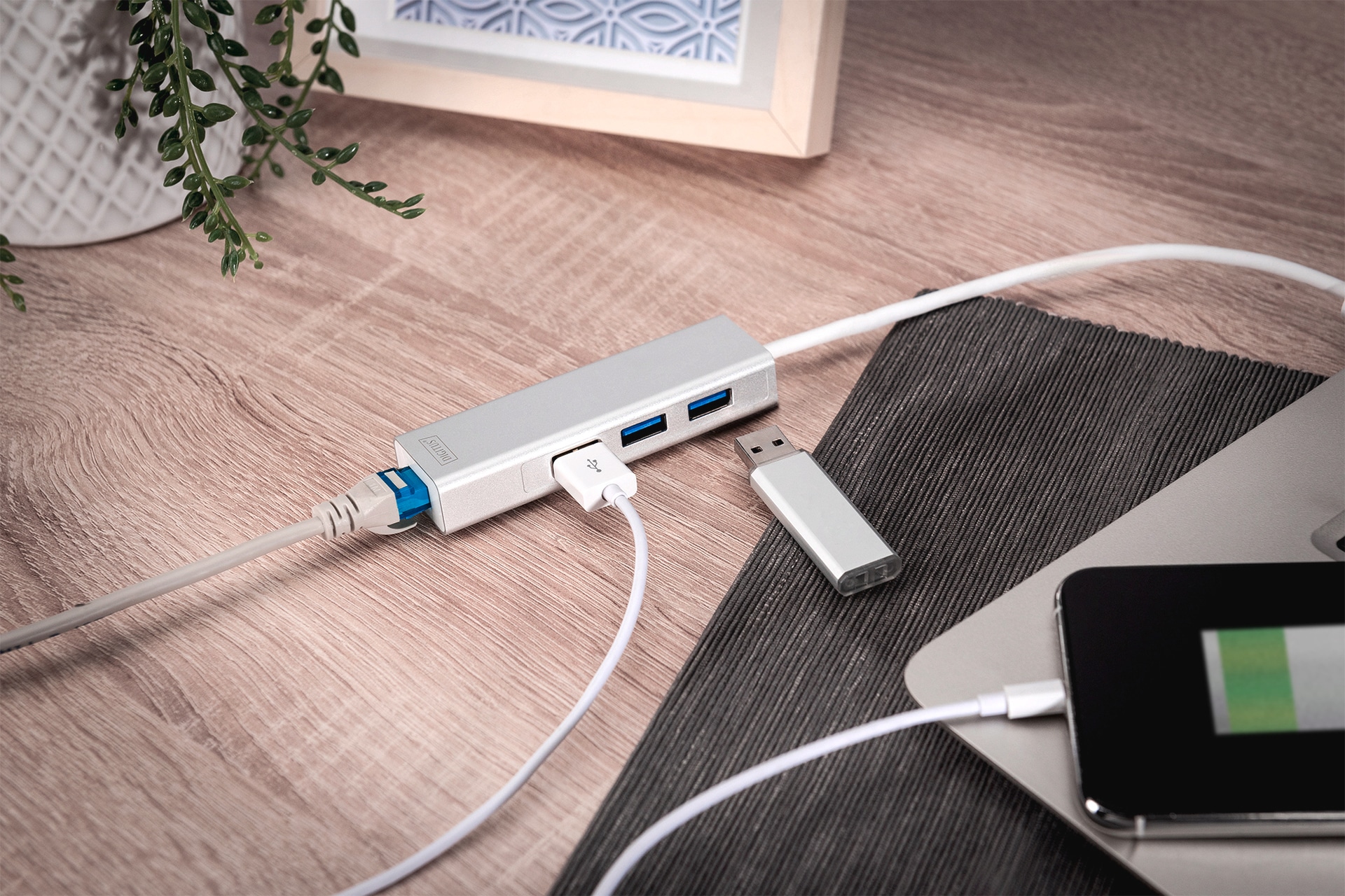 Digitus Laptop-Dockingstation »USB 3.0 3-Port Hub & Gigabit LAN-Adapter«