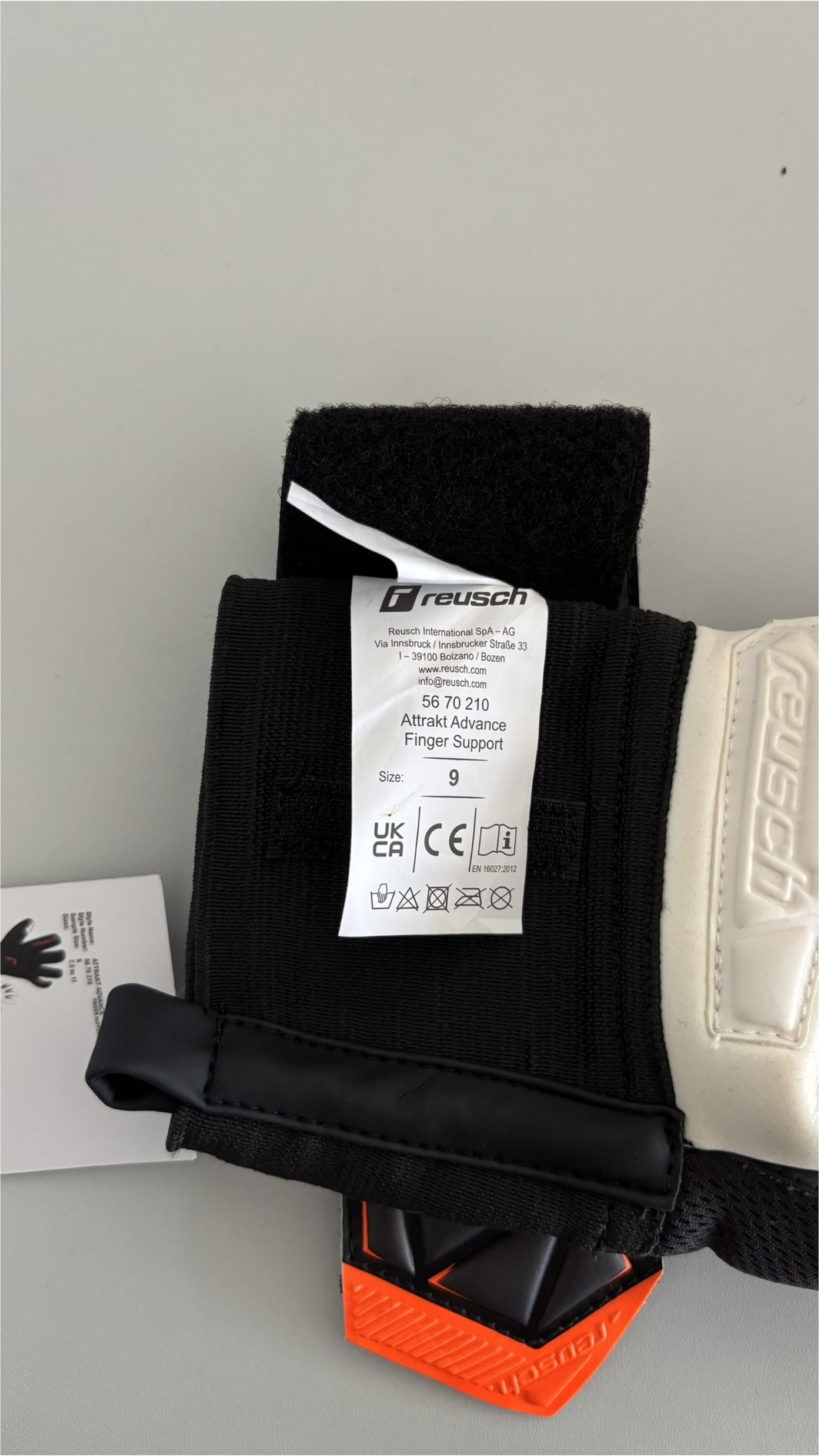 Reusch Torwarthandschuhe »Attrakt Advance« mit maximaler Sicherheit für die Finger