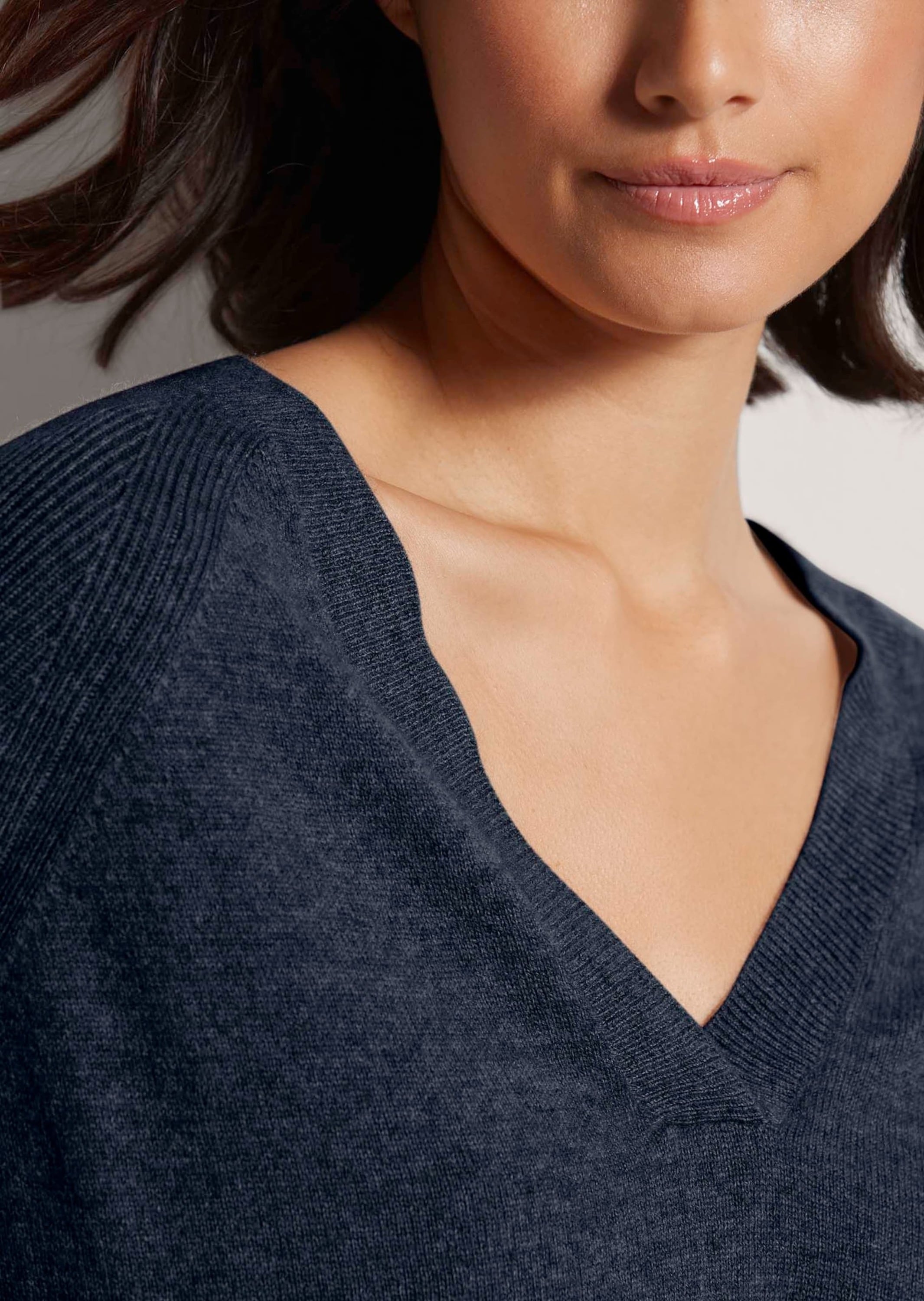 MADELEINE Longpullover »Pullover Kaschmirpullover mit V-Ausschnitt«