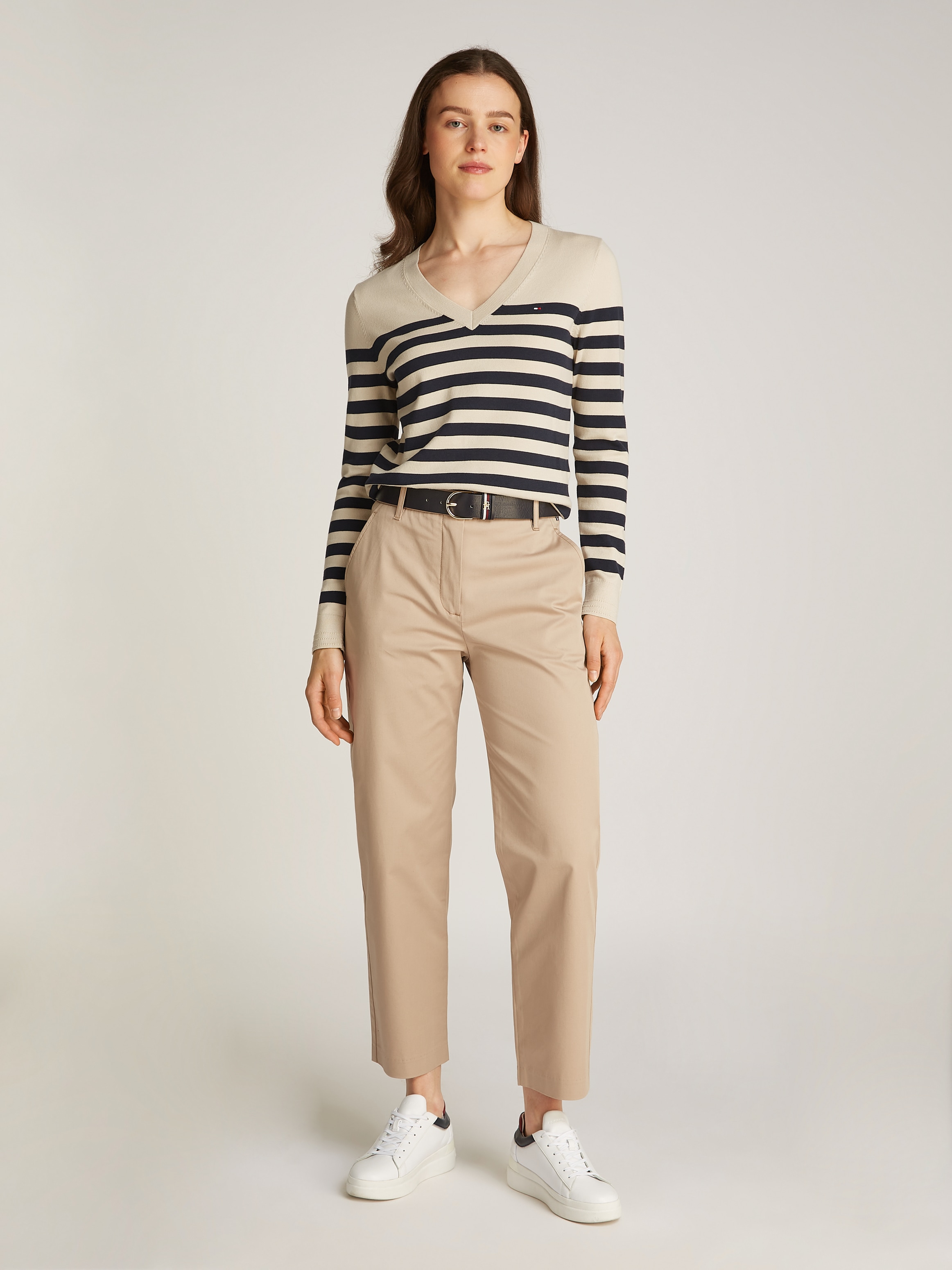 Tommy Hilfiger V-Ausschnitt-Pullover, mit Logo-Stickerei