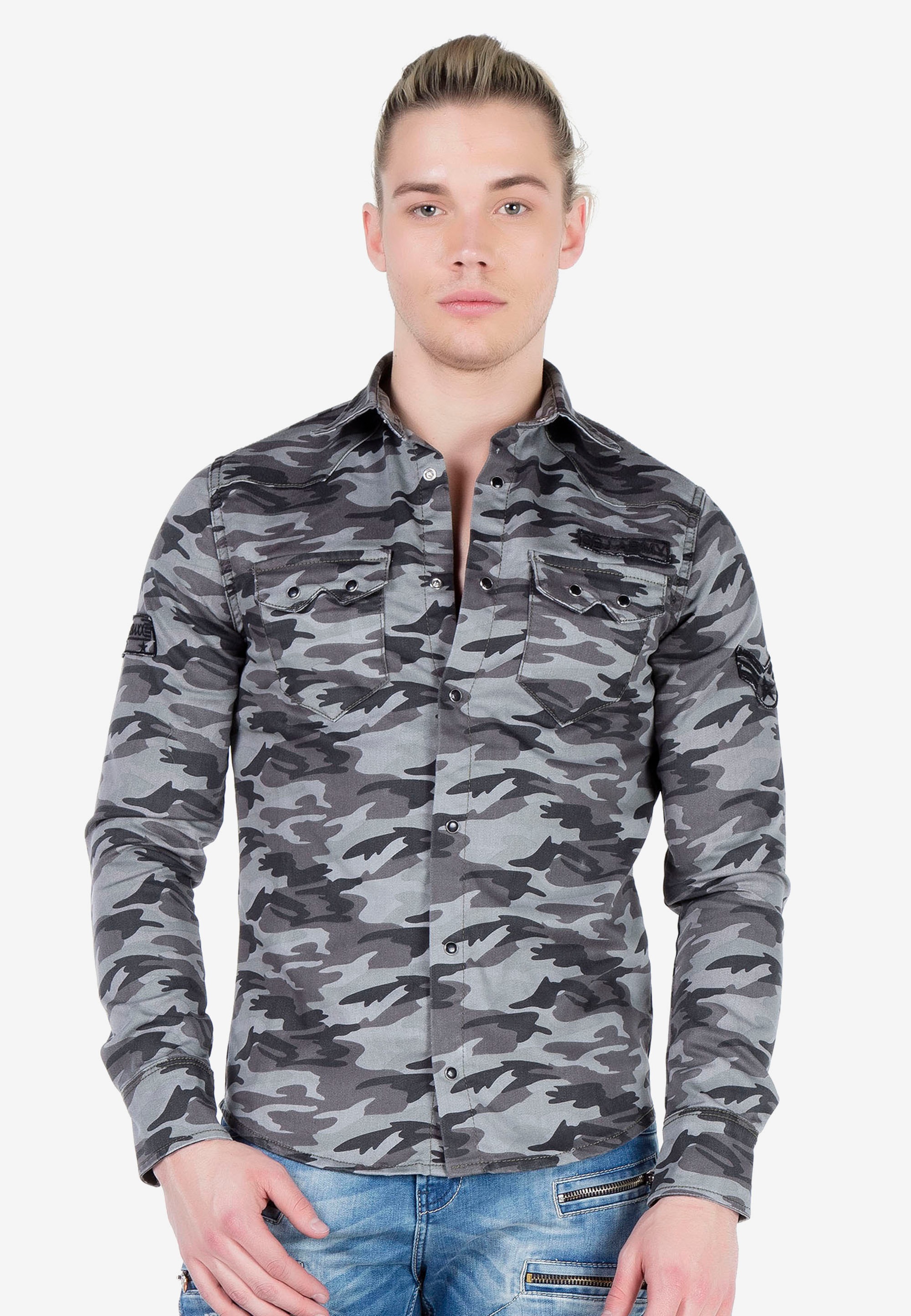 Cipo & Baxx Langarmshirt mit Markenaufnäher