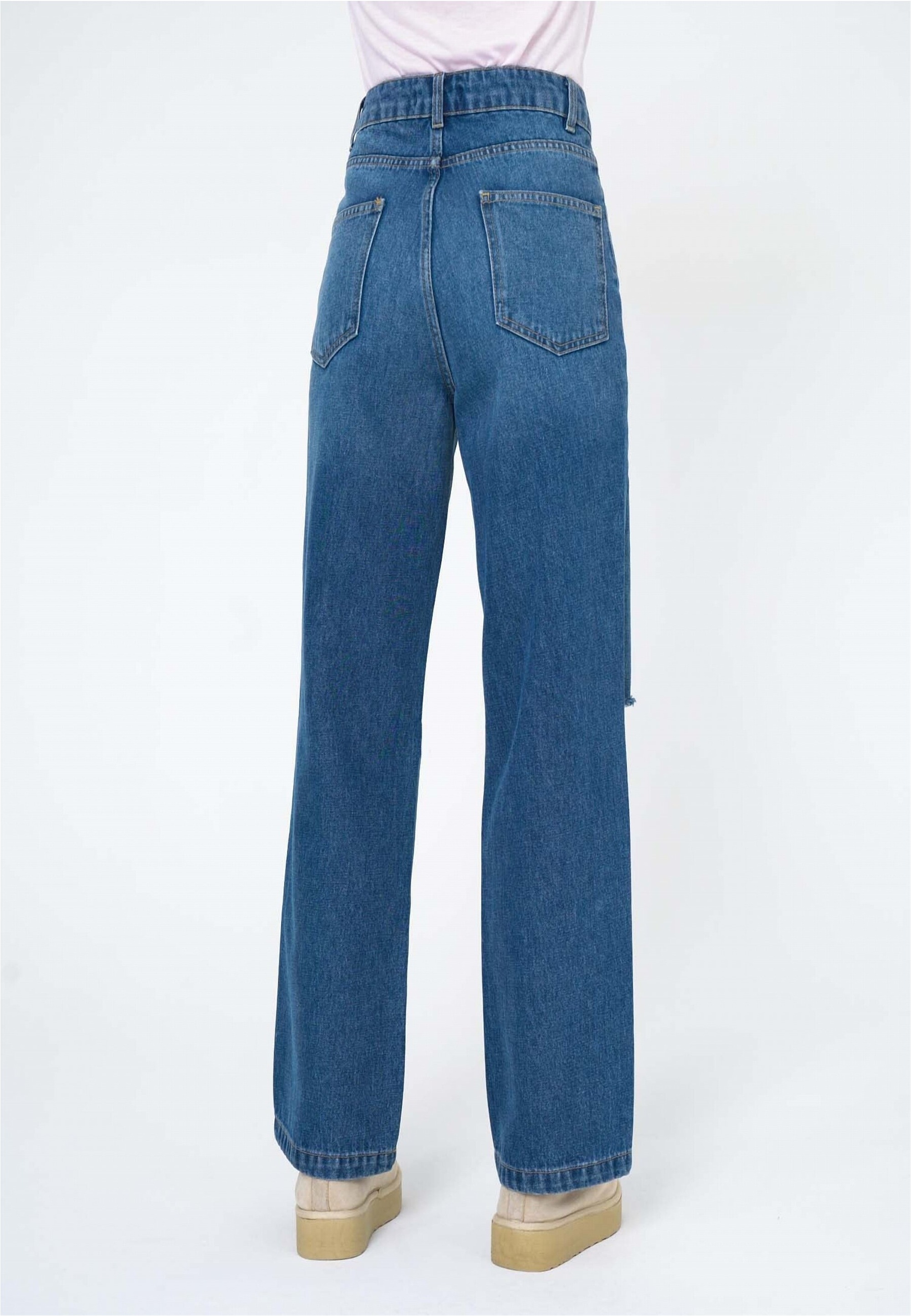 freshlions Bequeme Jeans »Sofia«, mit ausgestelltem Bein
