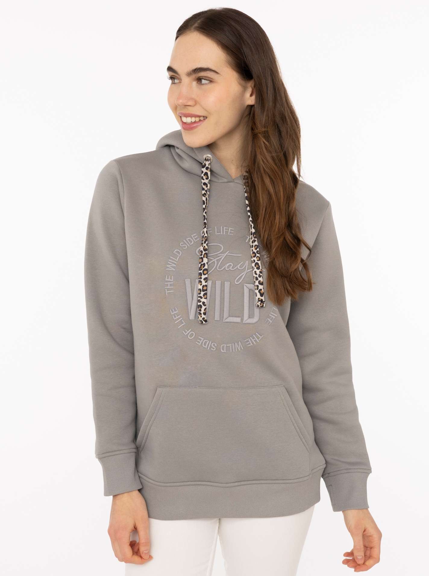 Zwillingsherz Hoodie ""Nelina"", mit Leo Band und schlichter Stickerei "Stay Wild", Kapuze