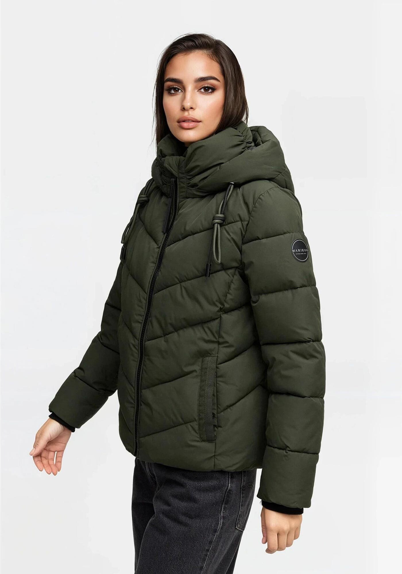 Winterjacke MARIKOO "Sahnemausii", Damen, Gr. XXL, grün (schwarz olive), Obermaterial: 100% Polyester; Futter: 100% Polyester; Wattierung: 100% Polyester; Ärmelfutter: 100% Polyester, Jacken Winterjacke, mit abnehmbarer Kapuze und hohem Kragen 2