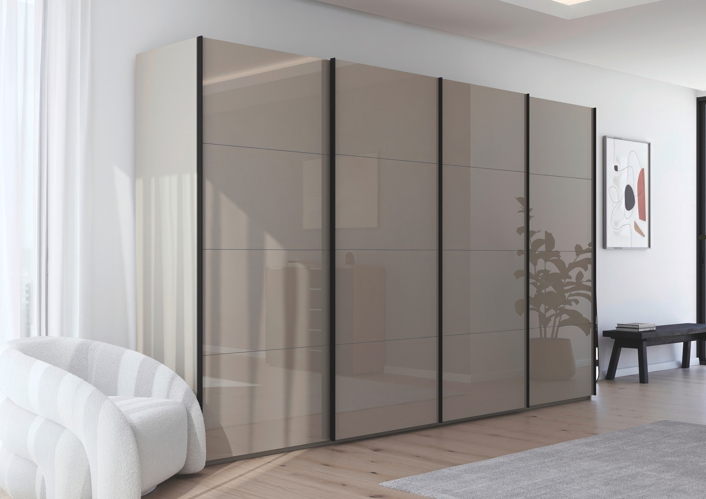 rauch Schwebetürenschrank »Kleiderschrank Schrank Garderobe Schlafzimmerschrank SCALE-FYRA«, edle viergeteilte Türen mit Glas-Front viele Farben MADE IN GERMANY