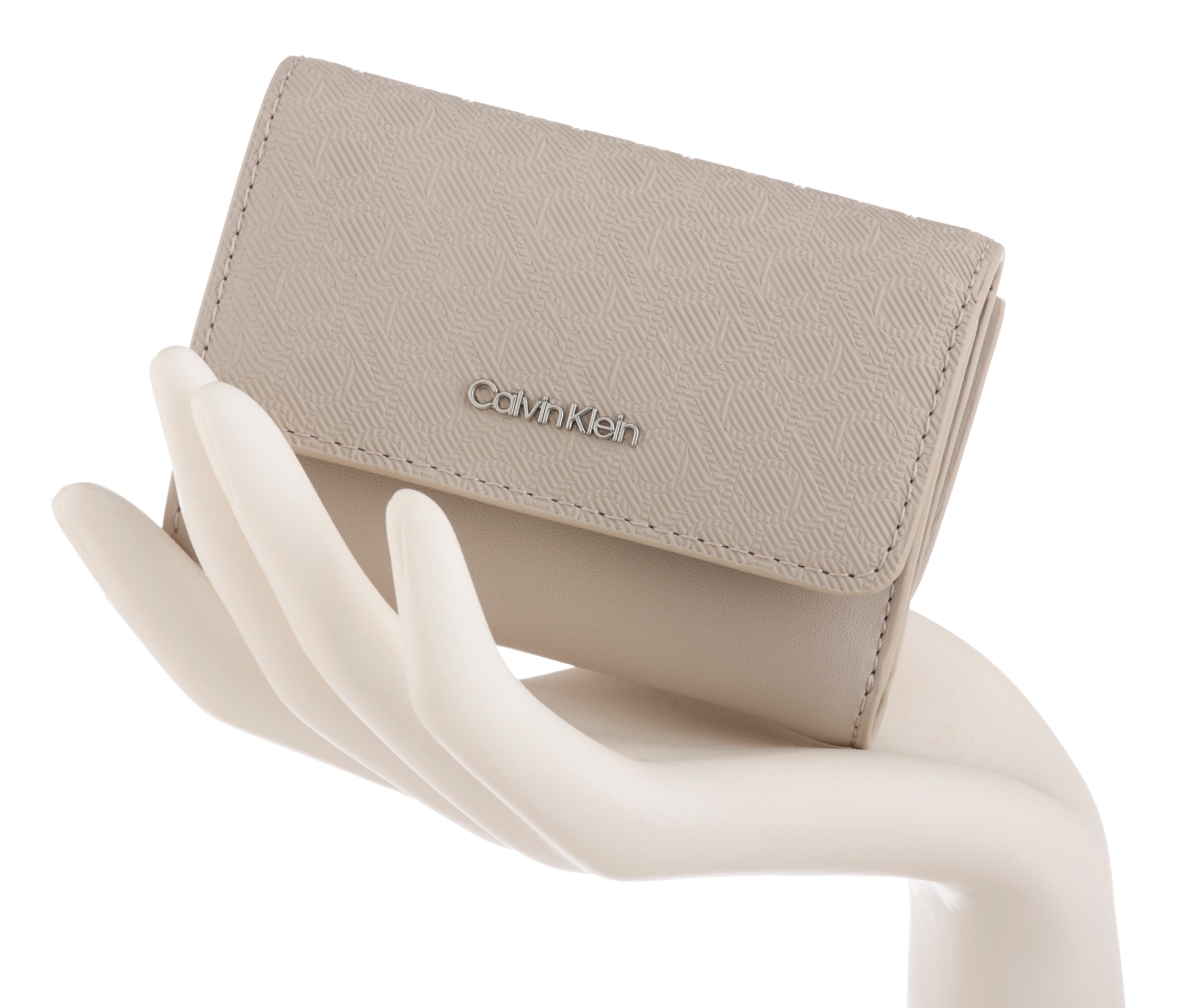 Calvin Klein Geldbörse »CK MUST AOP SMALL TRIFOLD W ZIP«, Damen Portemonnaie, Geldbeutel mit Metall-Logo