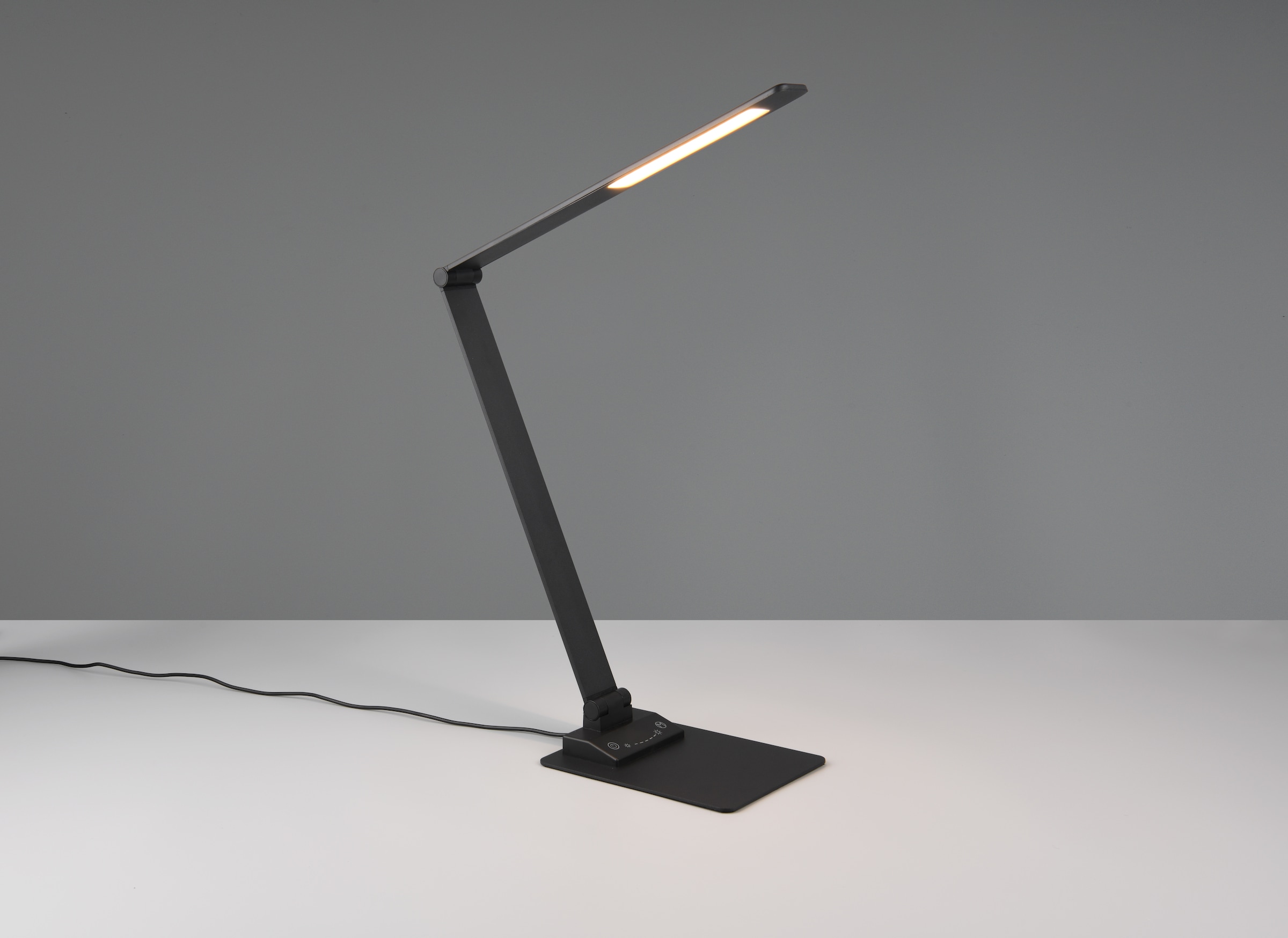 TRIO Leuchten LED Schreibtischlampe »TRAVIS, LED Leselampe 6,5W 650 Lumen CCT Lichtfarbe 3000/5000/6500K« LED-Board 1 Stk. Farbwechsler mit USB-A und USB-C Ladeanschluss, kippbar dimmbar Höhe max 72cm