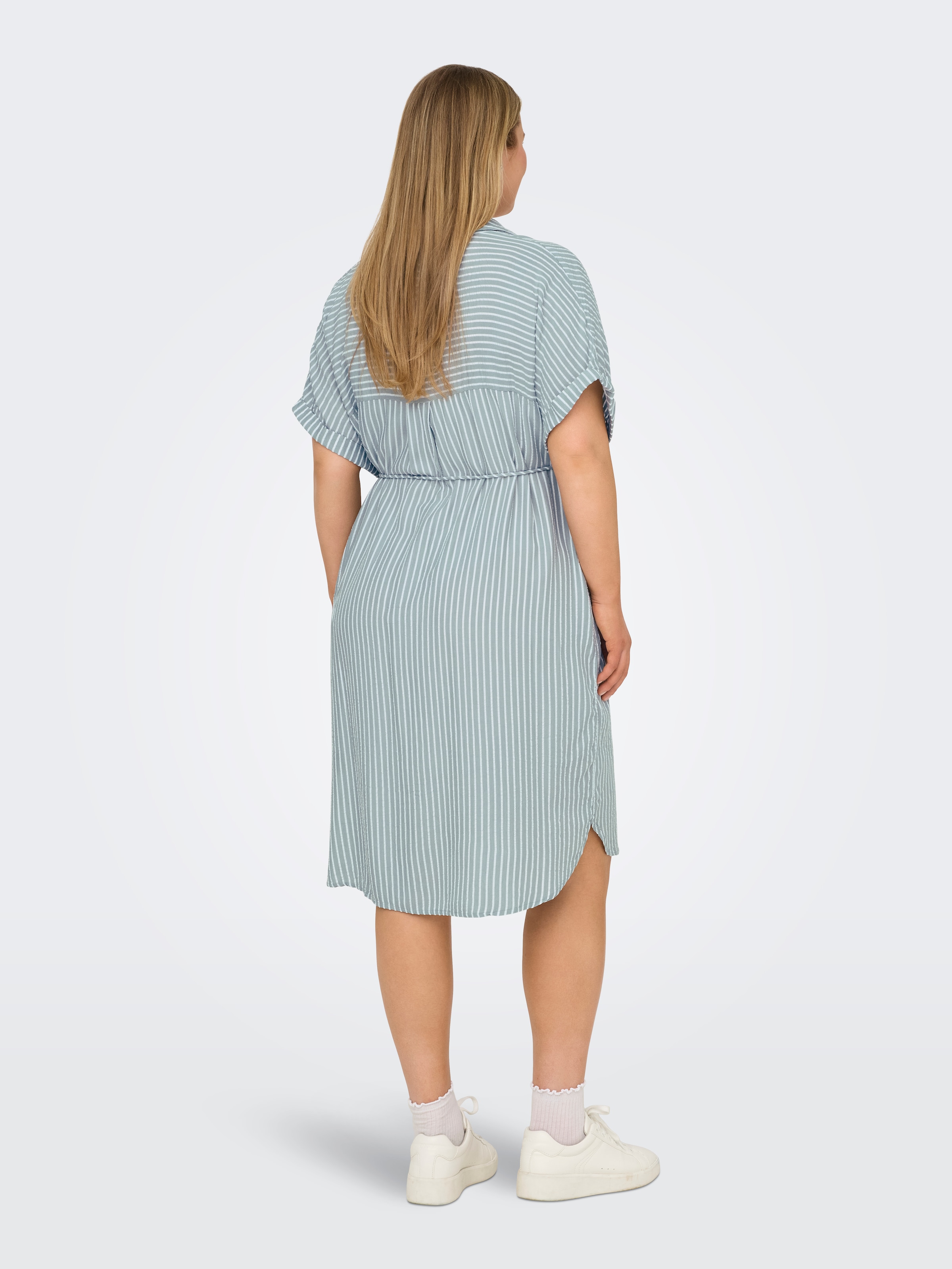 ONLY CARMAKOMA Sommerkleid »CARPENNA S/S LOOSE KNEE DRESS AOP«