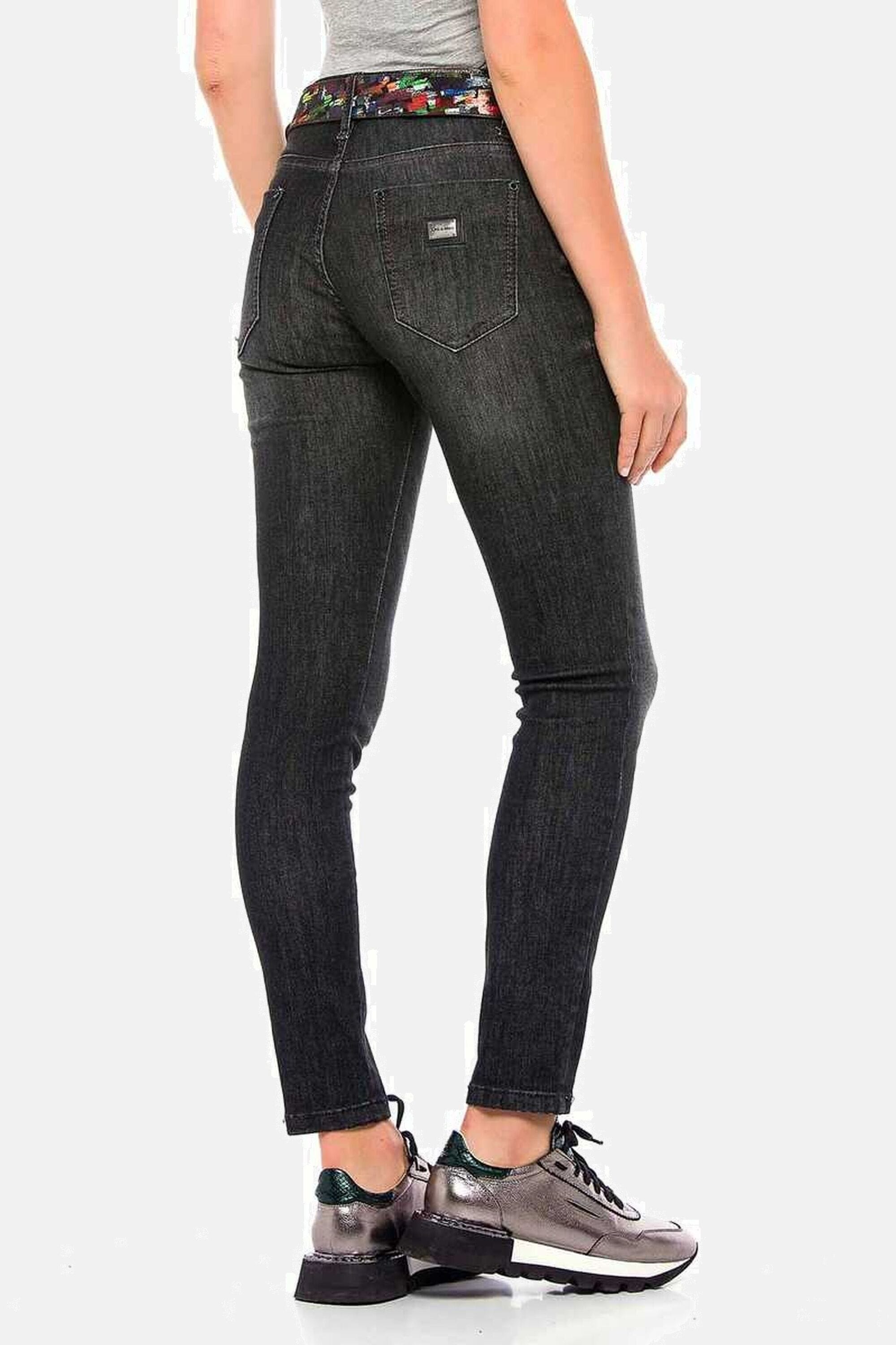 Cipo & Baxx 7/8-Jeans »Jeans«, Aus hochwertigen Materialien, WD394