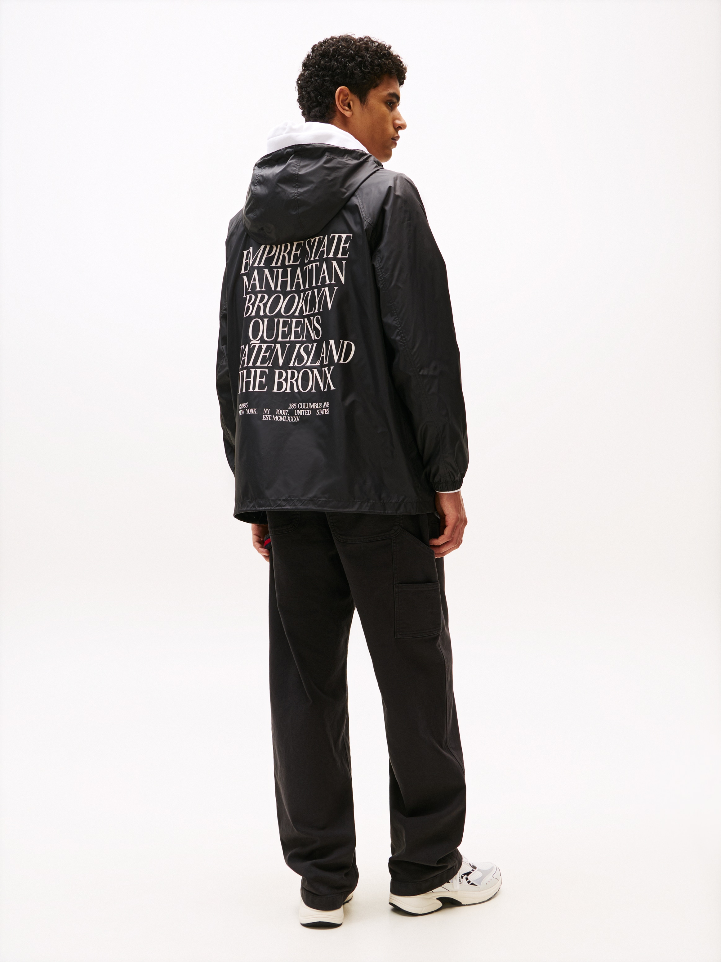 Tommy Jeans Windbreaker »TJM WINDBRKR BOROUGHS JACKET«, mit Kapuze, Mit Rundhalsausschnitt