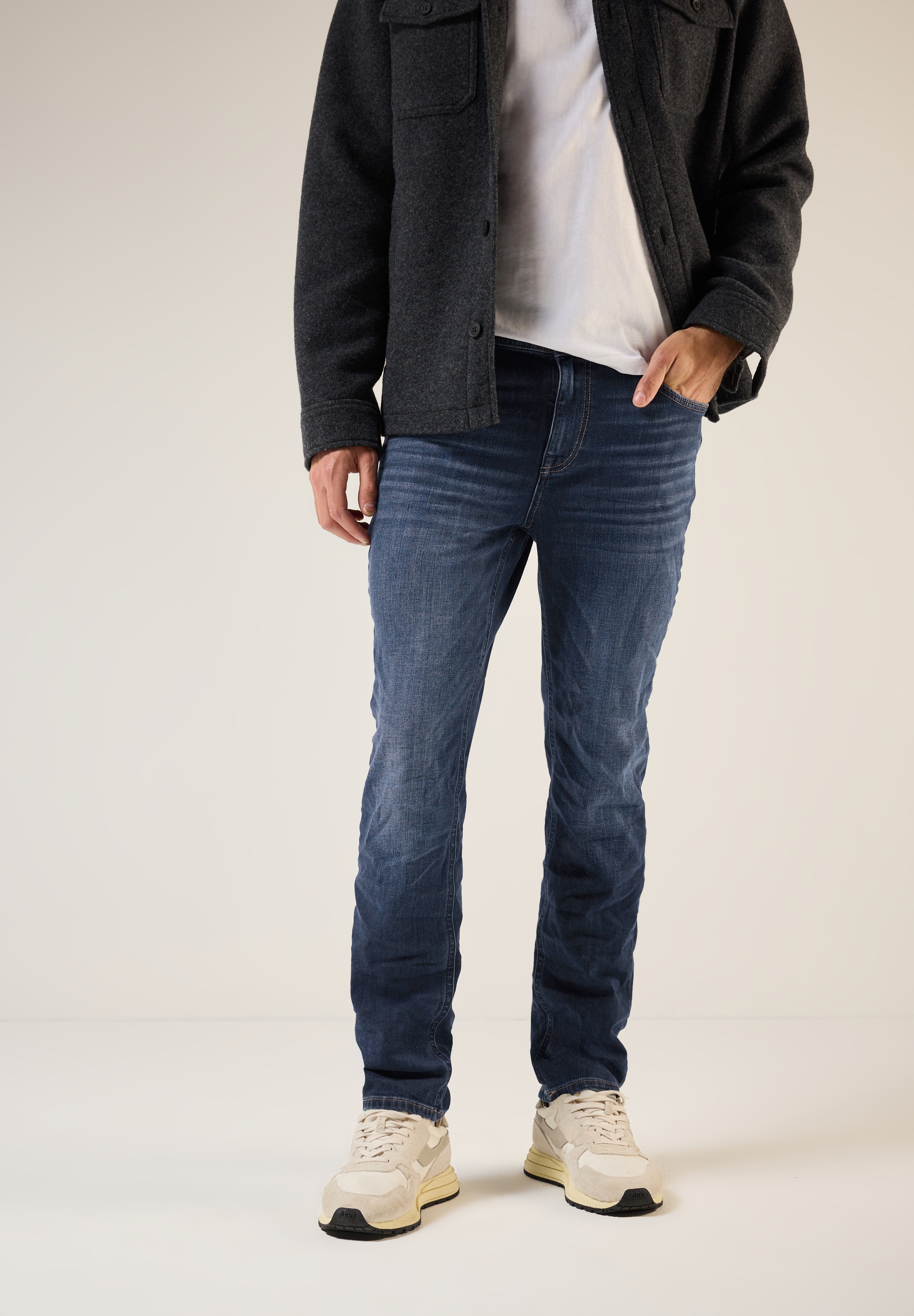 STREET ONE MEN Slim-fit-Jeans, in dunkelblauer Waschung