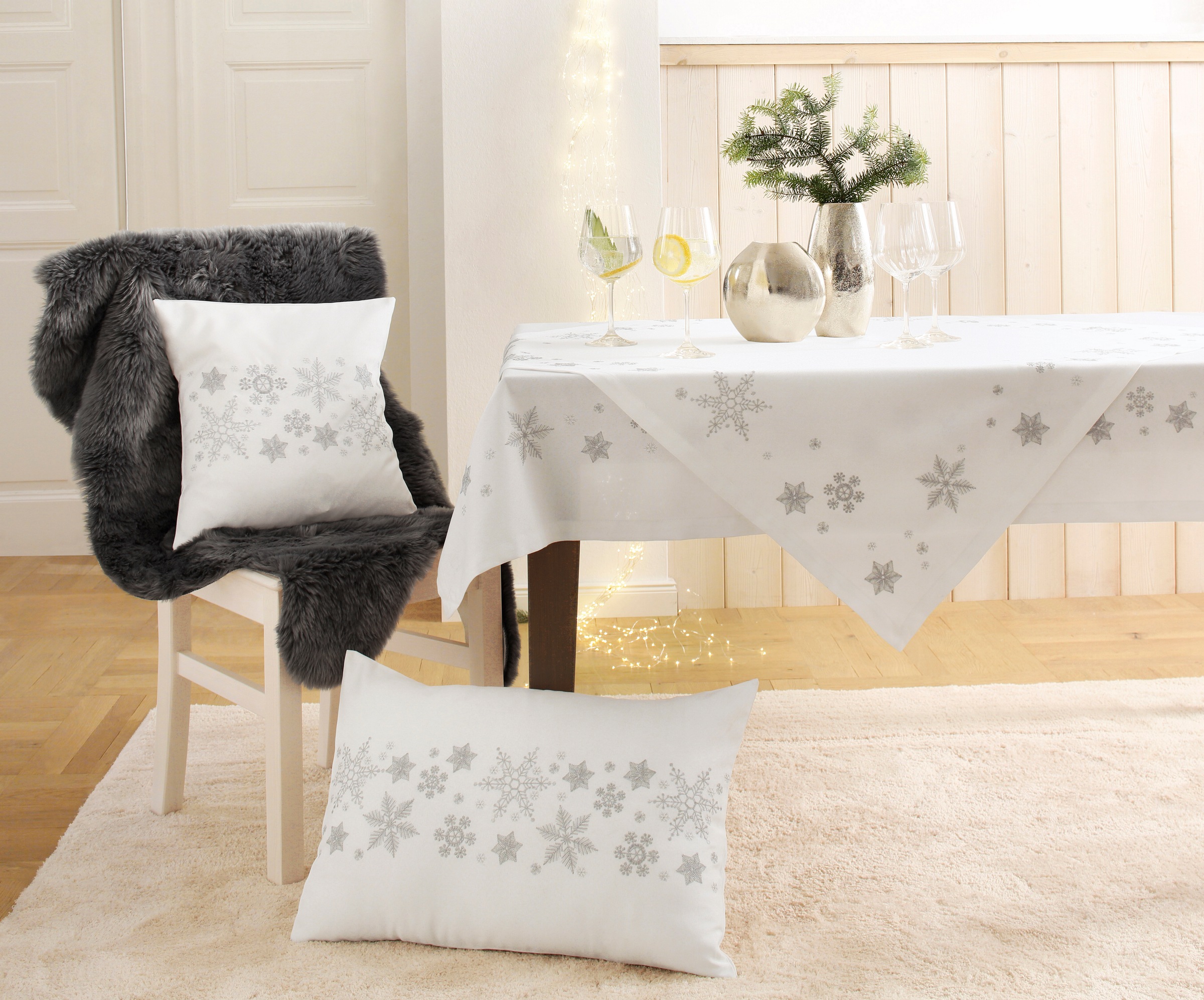 Dreams Kissenbezug "Schneeflocke, Weihnachtsdeko" mit aufwendiger Stickerei günstig online kaufen