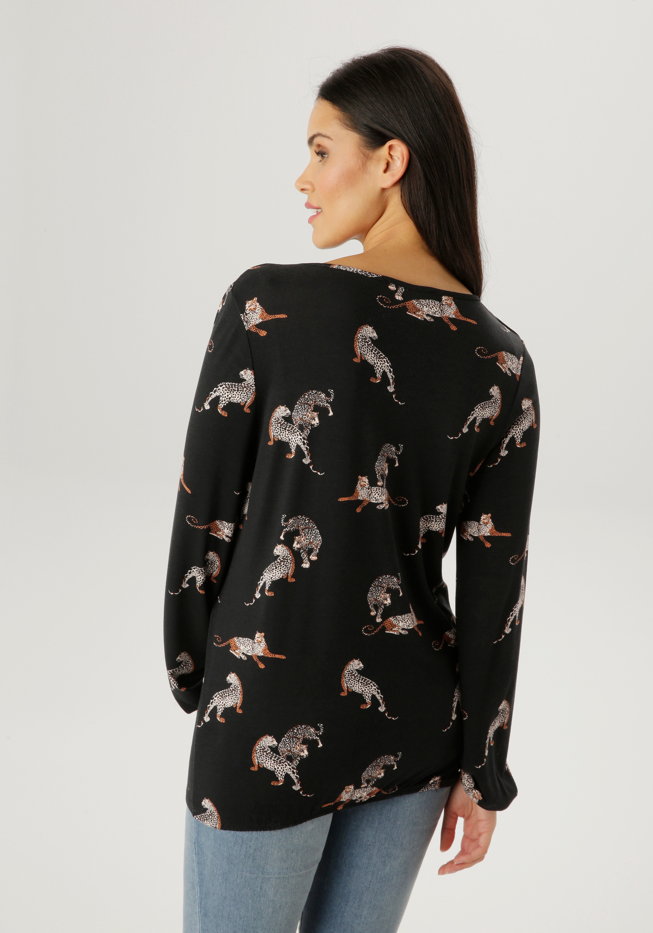 Aniston SELECTED Langarmshirt mit Cut-out und trendigen Leoparden allover - günstig online kaufen
