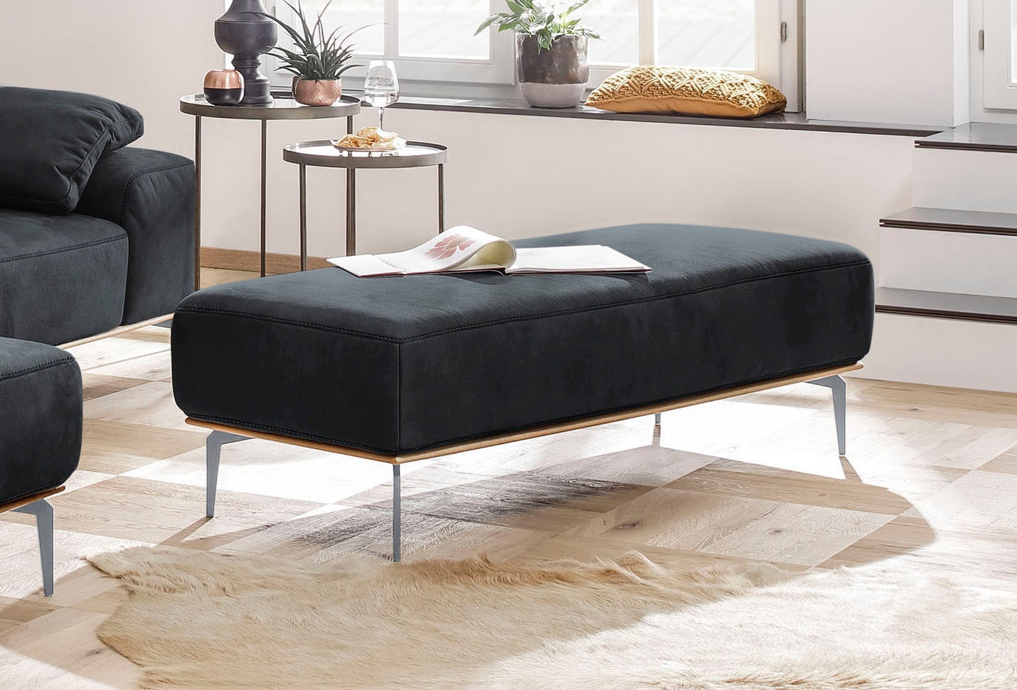 W.SCHILLIG Polsterhocker "run" mit elegantem Holzsockel, Füße in Silber matt, Breite 150 cm