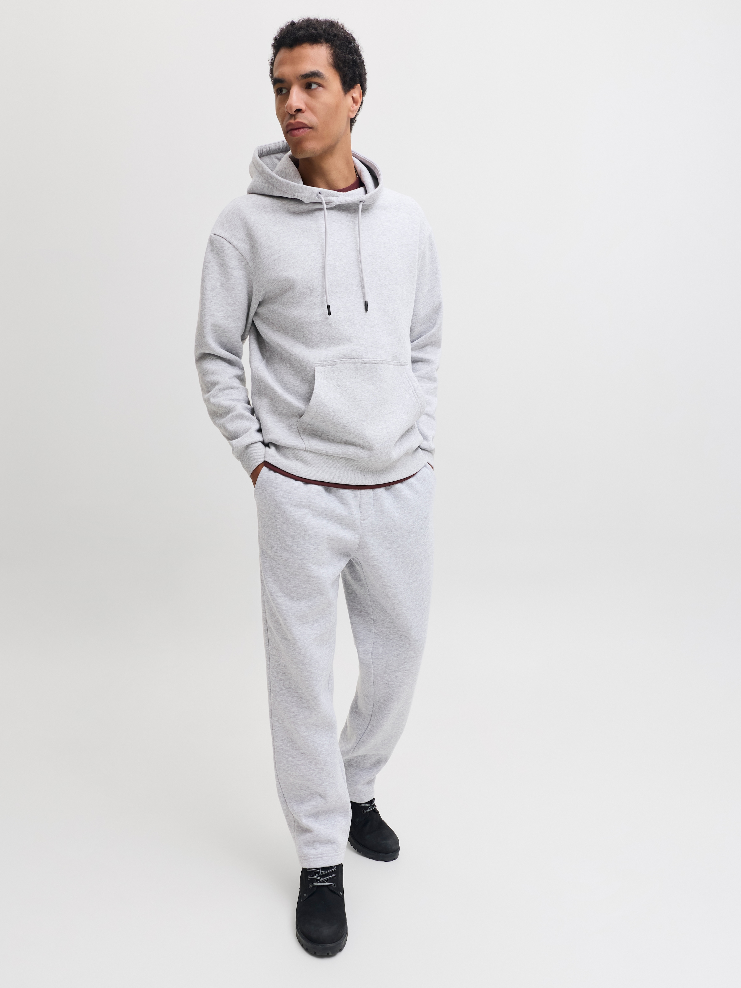 Jack & Jones Kapuzensweatshirt »JJEBRADLEY SWEAT HOOD UNC SET PK MP«, 2 mit Sweathose, Materialmix, locker geschnitten
