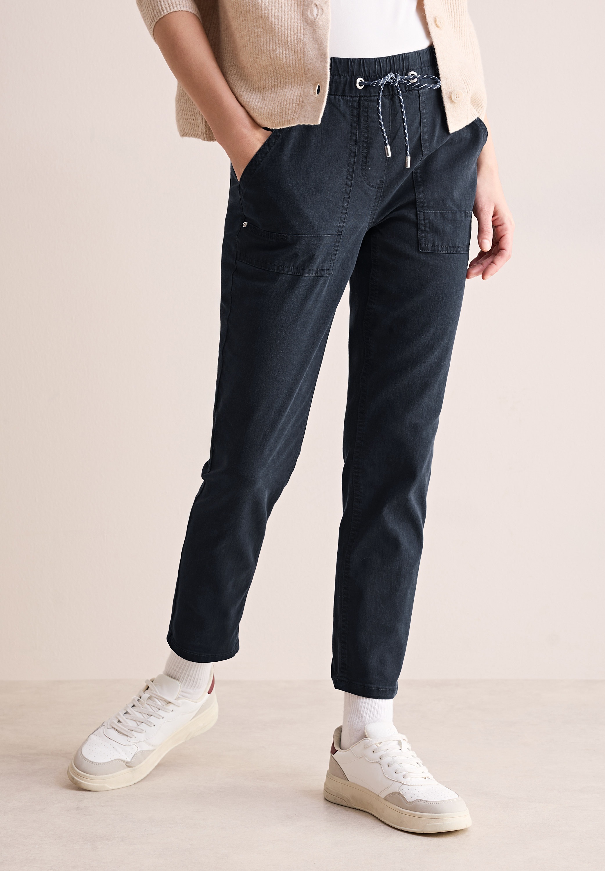 Cecil Stoffhose, Middle Waist