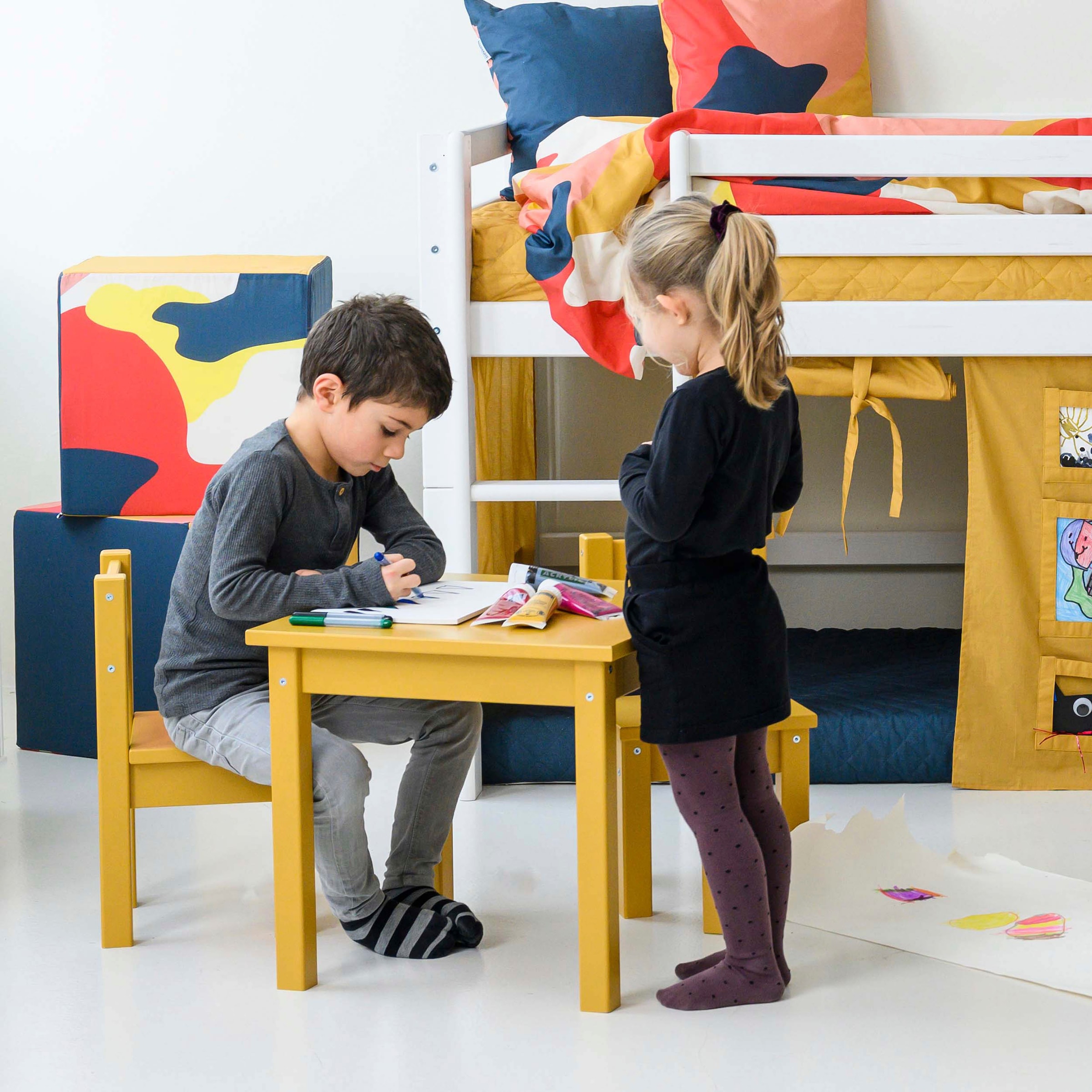 Hoppekids Kindersitzgruppe »MADS Kindersitzgruppe«, (Set, 2 tlg., 1 Tisch, 1 Stuhl), in vielen Farben, mit einem Stuhl