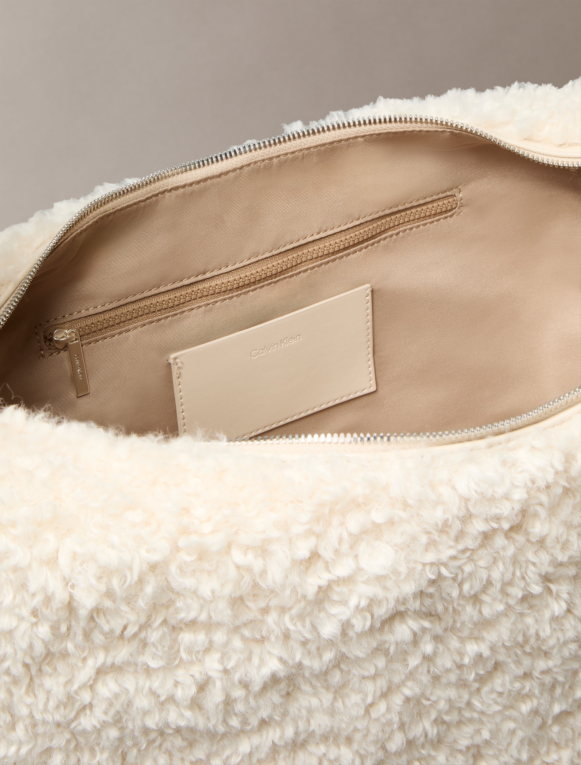 Calvin Klein Umhängetasche "SHERPA CK ZIP PULLER LARGE BAG", Henkeltasche, günstig online kaufen