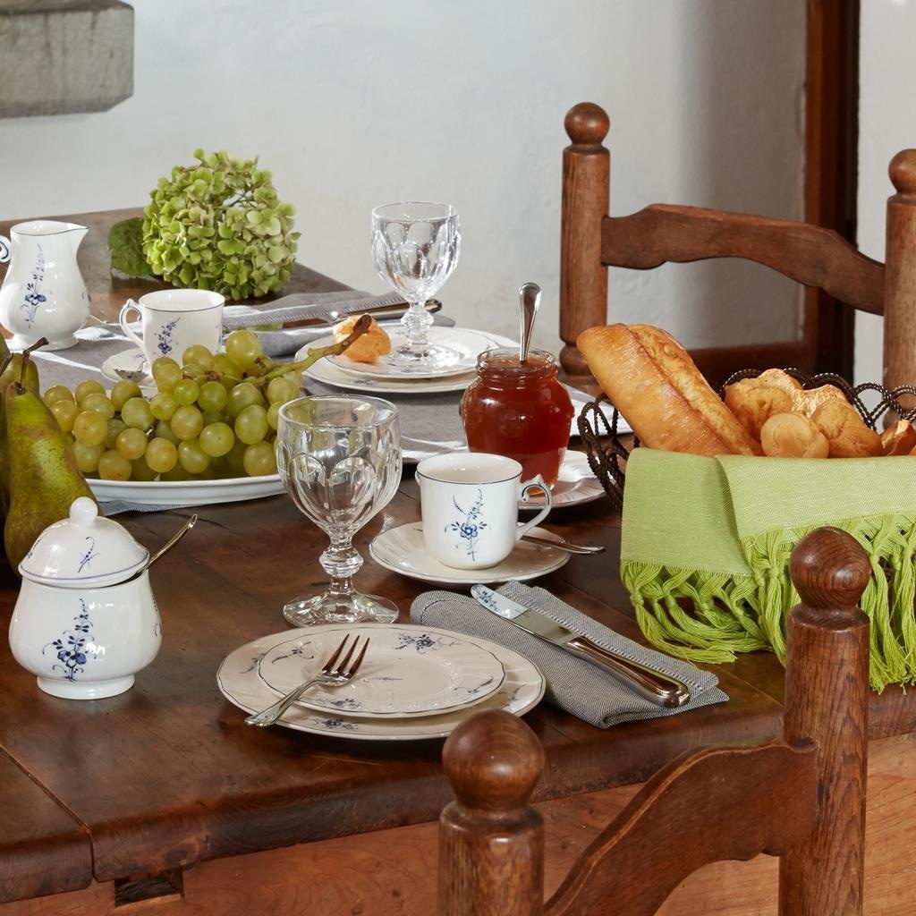 Villeroy & Boch Geschirr-Set »Kombiservice Vieux Luxembourg 30er Set weiß-blau« Spülmaschinengeeignet, Mikrowellengeeignet