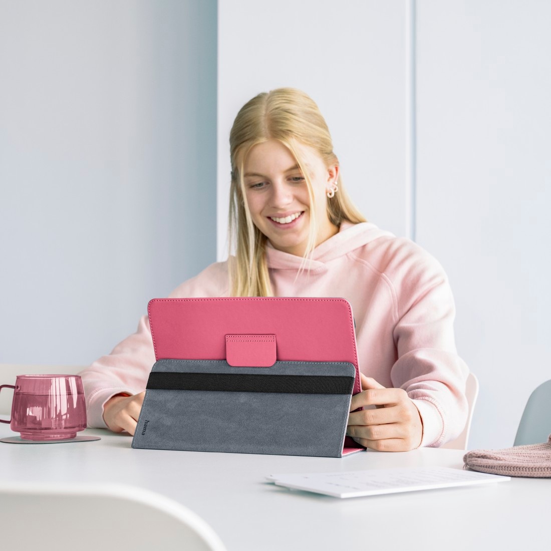 Hama Tablet-Hülle »Schutzhülle "Xpand" für Tablets 24 - 28 cm (9,5 - 11")«, universell, ausziehbare Silikonecken