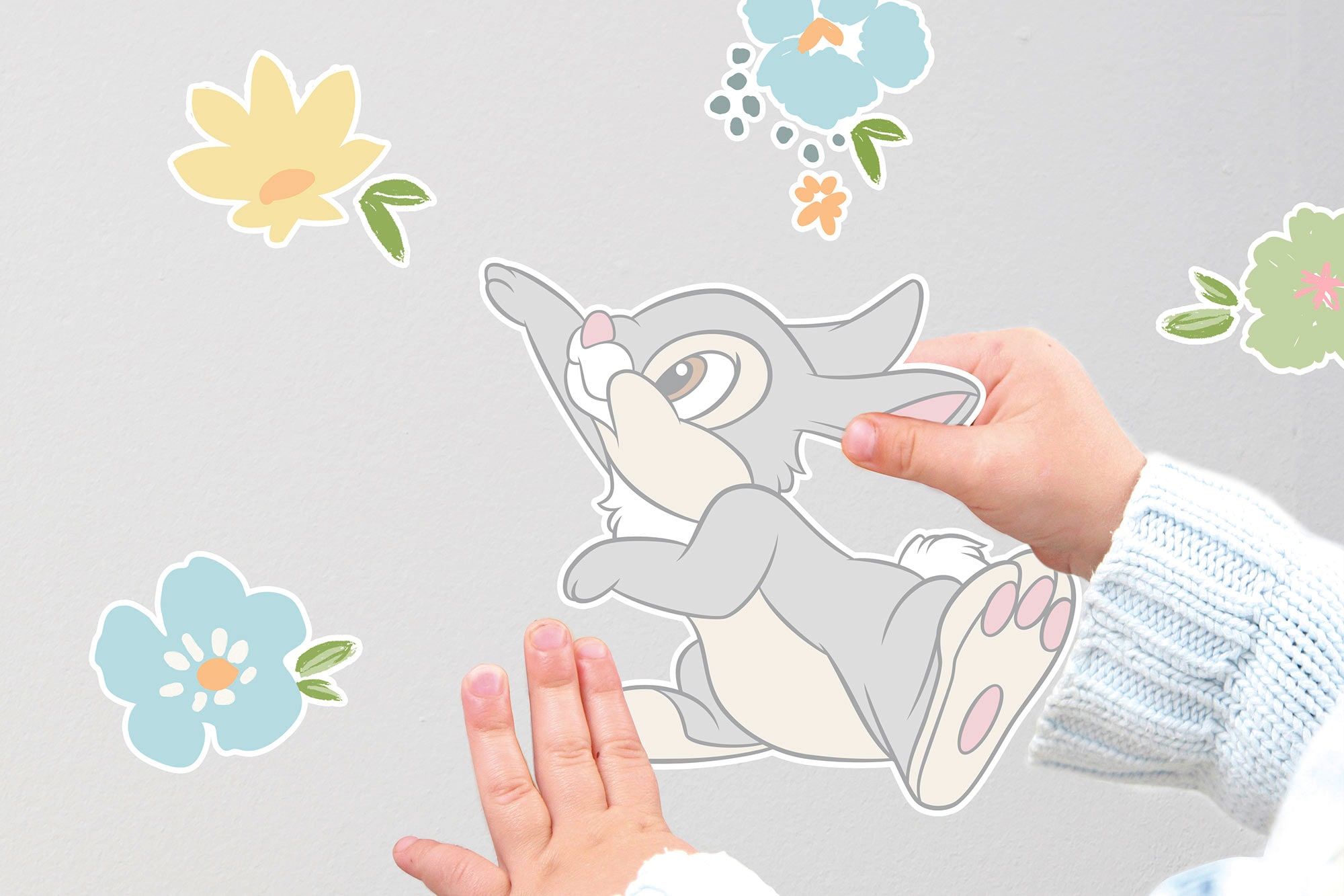 Komar Wandtattoo »Thumper in the Garden - Größe 50 x 70 cm«, (13 St.), selbstklebend, Wandsticker, Kinderzimmer