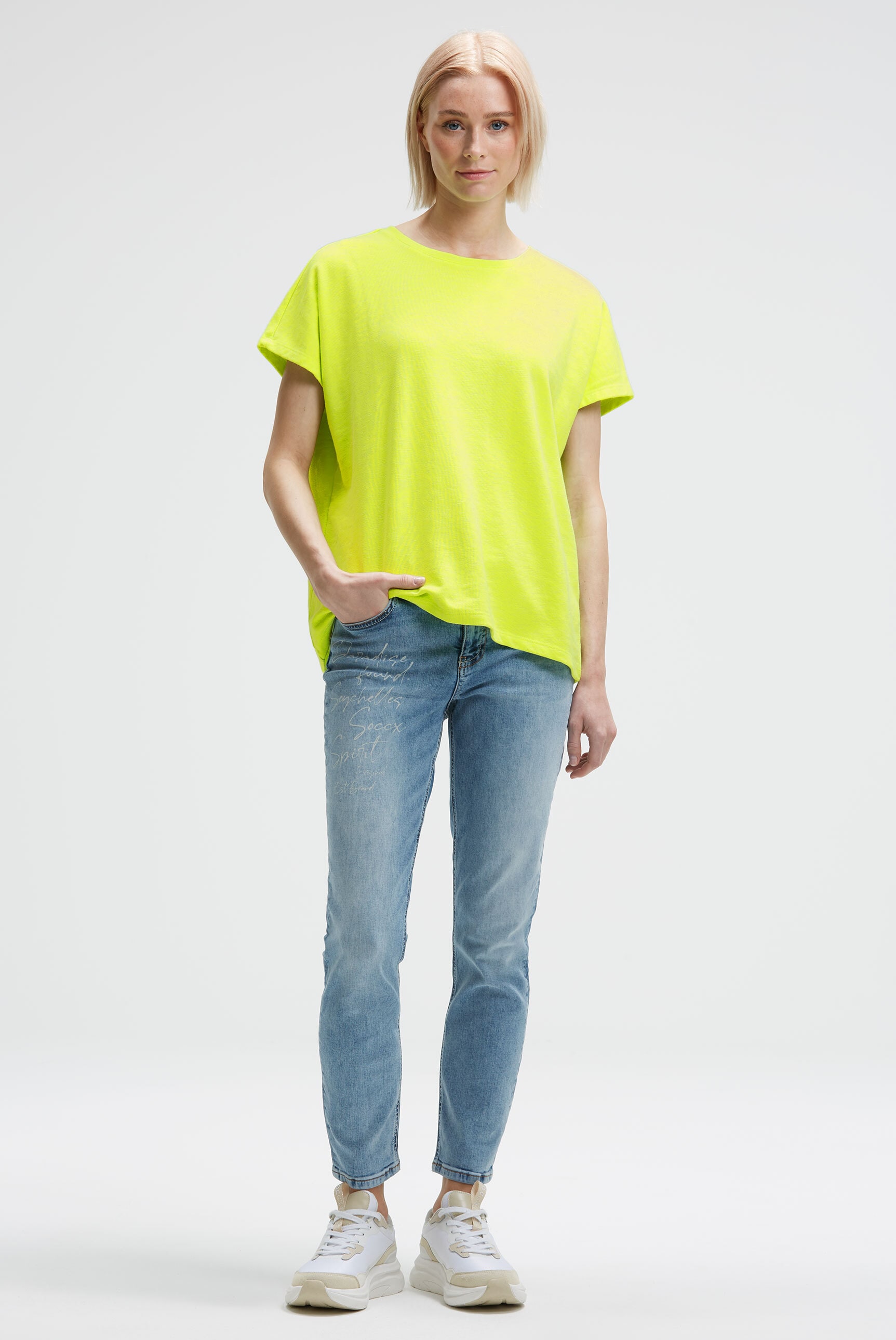 SOCCX Rundhalsshirt mit längerer Rückenpartie