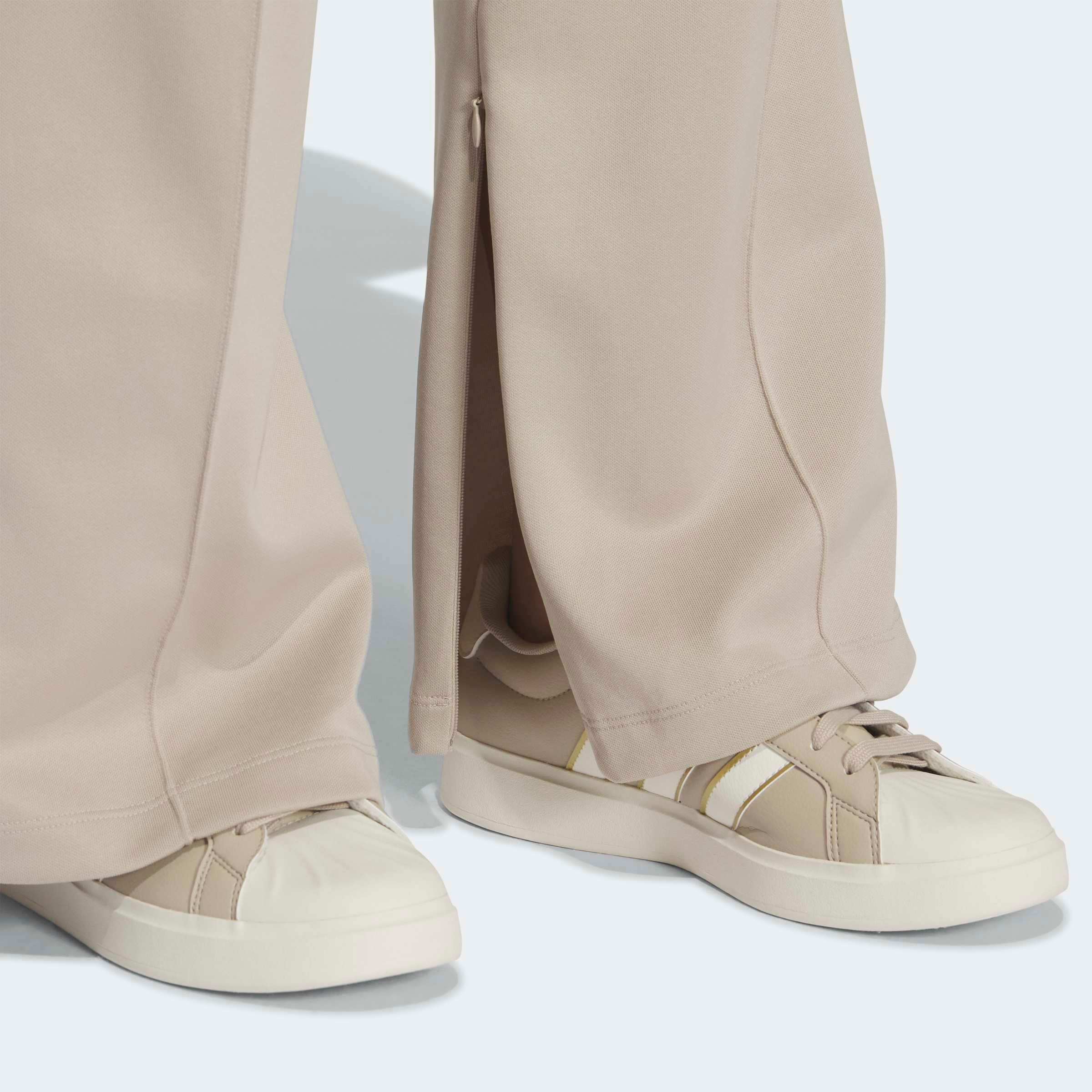 adidas Sportswear Sporthose »STSV TRACK PNT«  mit Gummizug, normal-weite Passform, aus Polyester