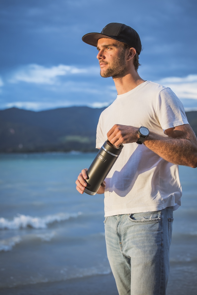 THERMOS Isolierflasche »ICON BEVERAGE BOTTLE, Edelstahlkörper, spülmaschinenfest«, (1 tlg.), 0,71l, 18h heiß & 24h kalt, extra große Öffnung, absolut dicht