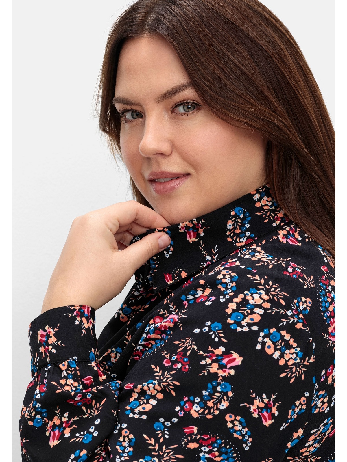 sheego by Joe Browns Langarmbluse »Große Größen«, mit Blumenprint und Volant am Saum