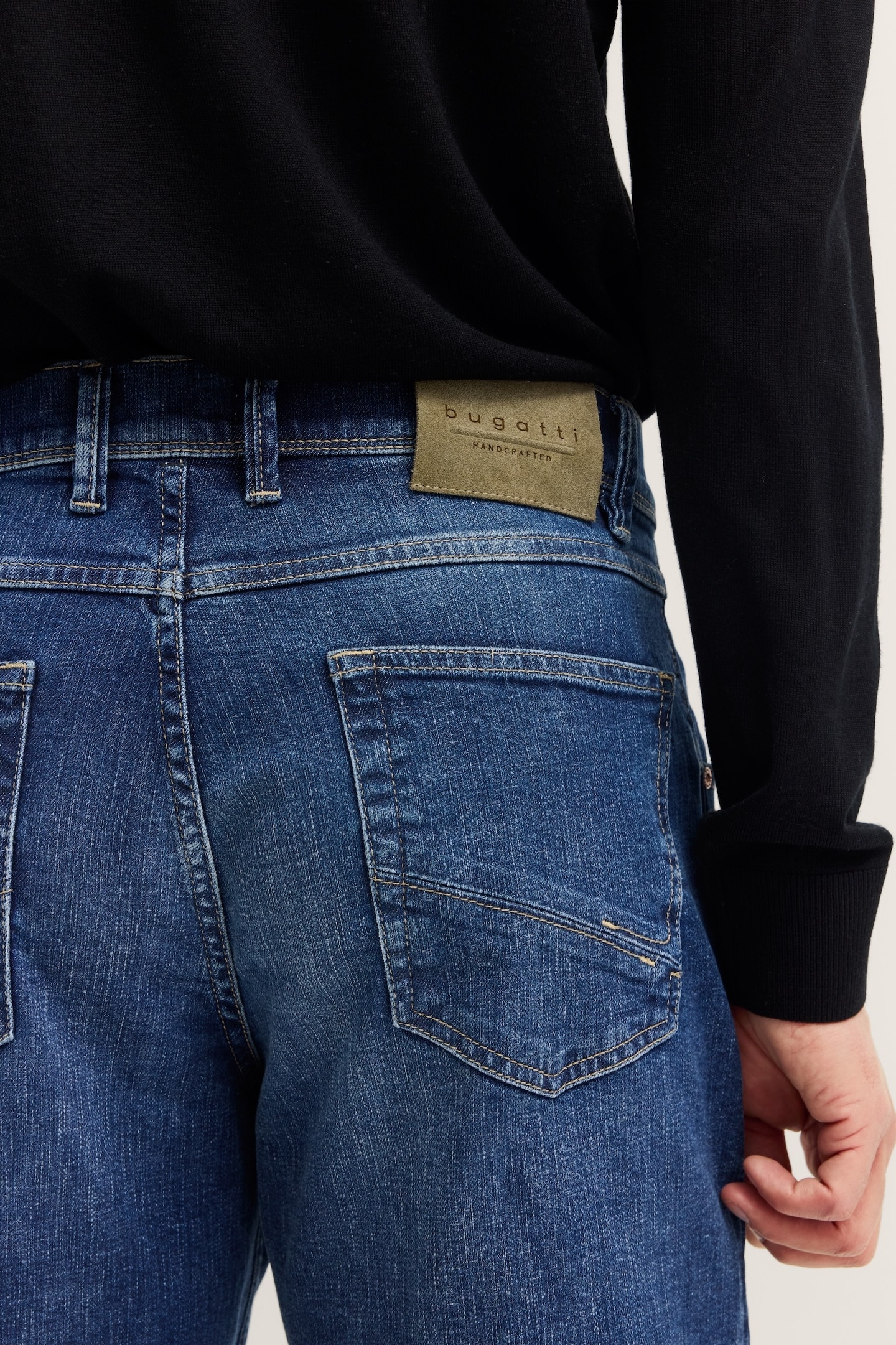 bugatti 5-Pocket-Jeans »Tapered Fit«, aus Stretch Handcrafted Denim
