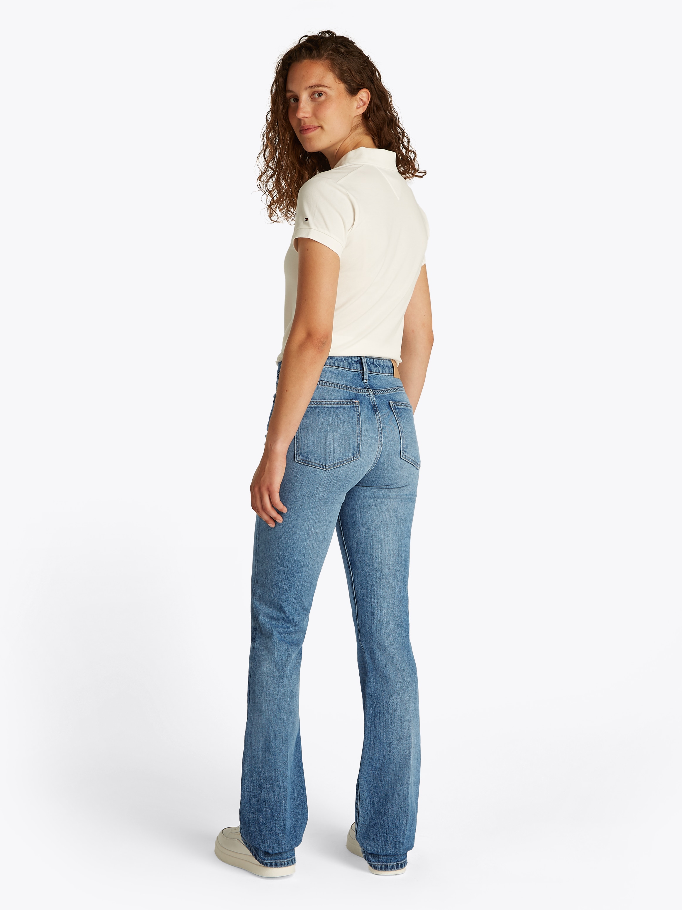 Tommy Hilfiger Bootcut-Jeans »Bootcut Regular Waist«, mittlere normale Leibhöhe, mit Bügelfalten, mit Nieten