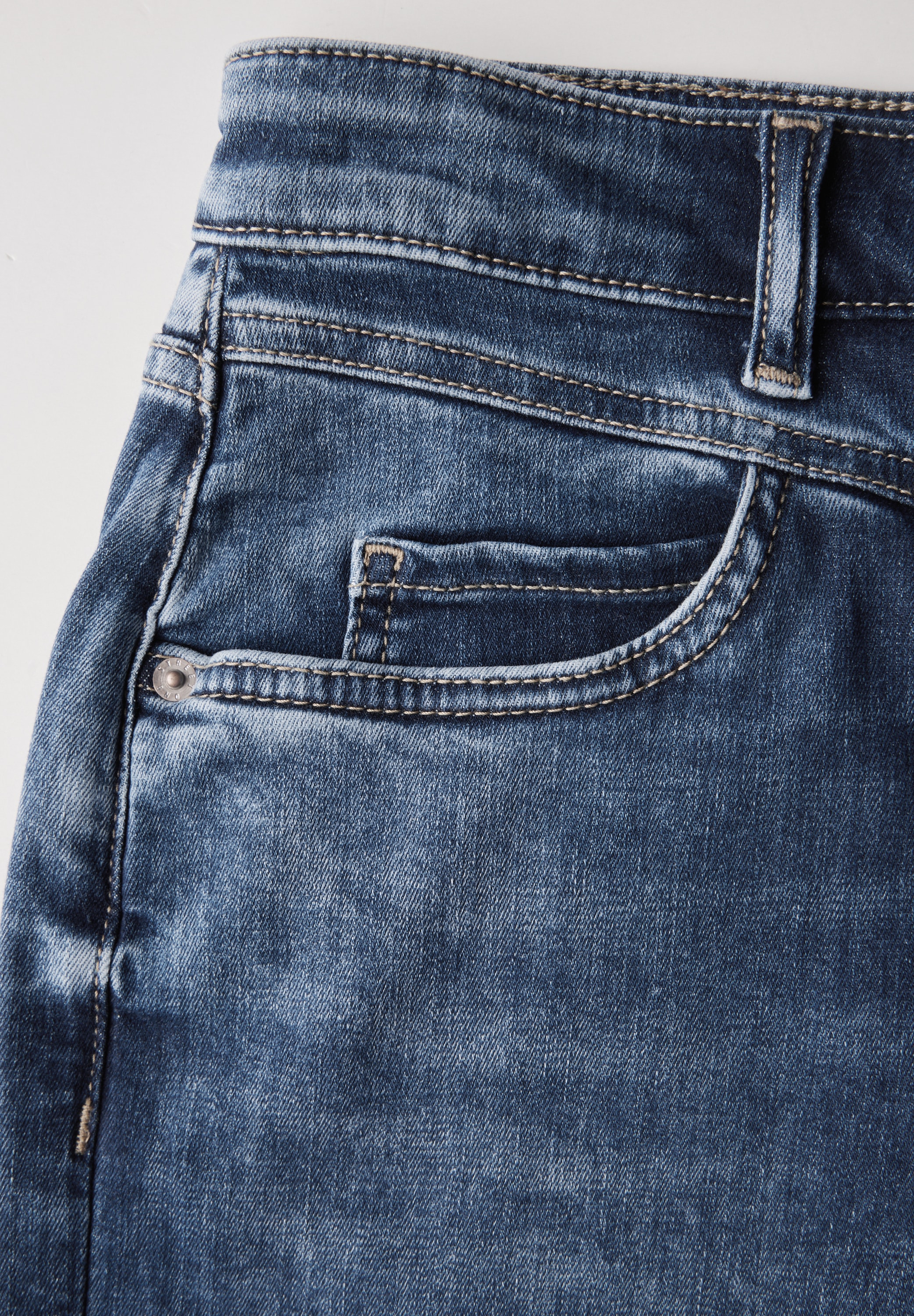 STREET ONE Loose-fit-Jeans, aus Baumwolle mit Stretchanteil