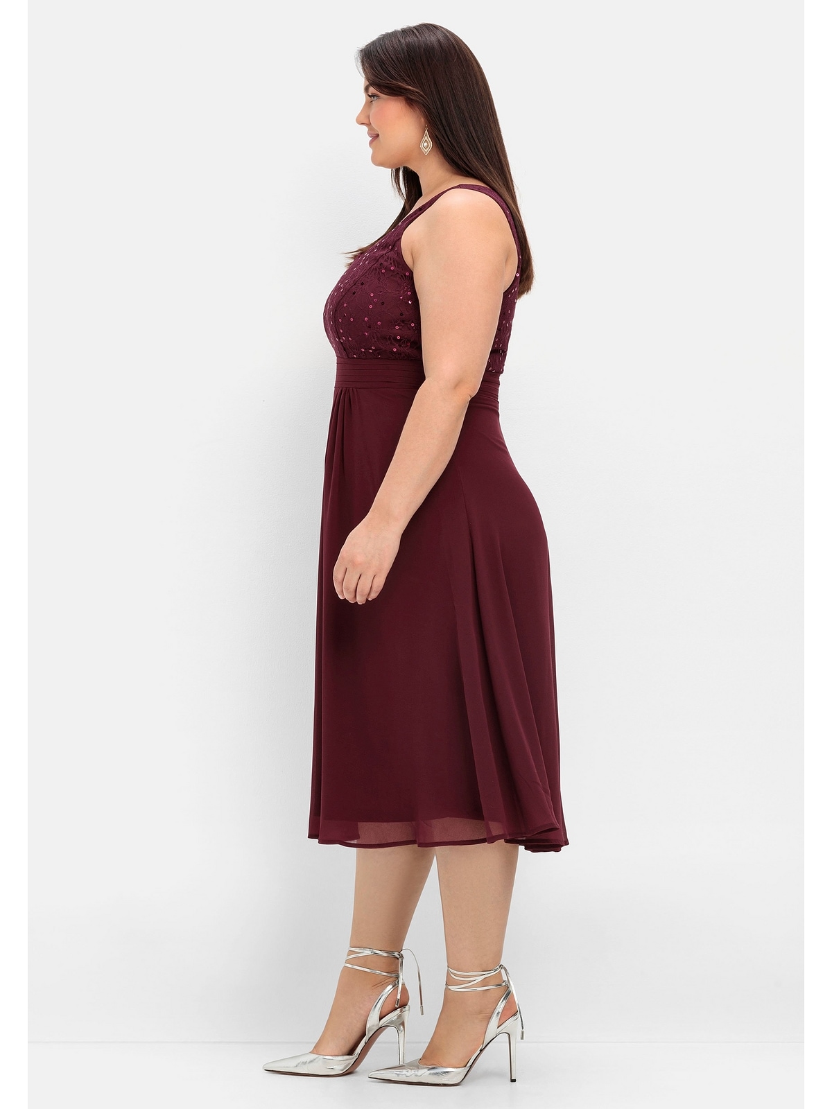 bestellen mit Cocktailkleid Sheego BAUR für und »Große Spitze | Größen«, Pailletten