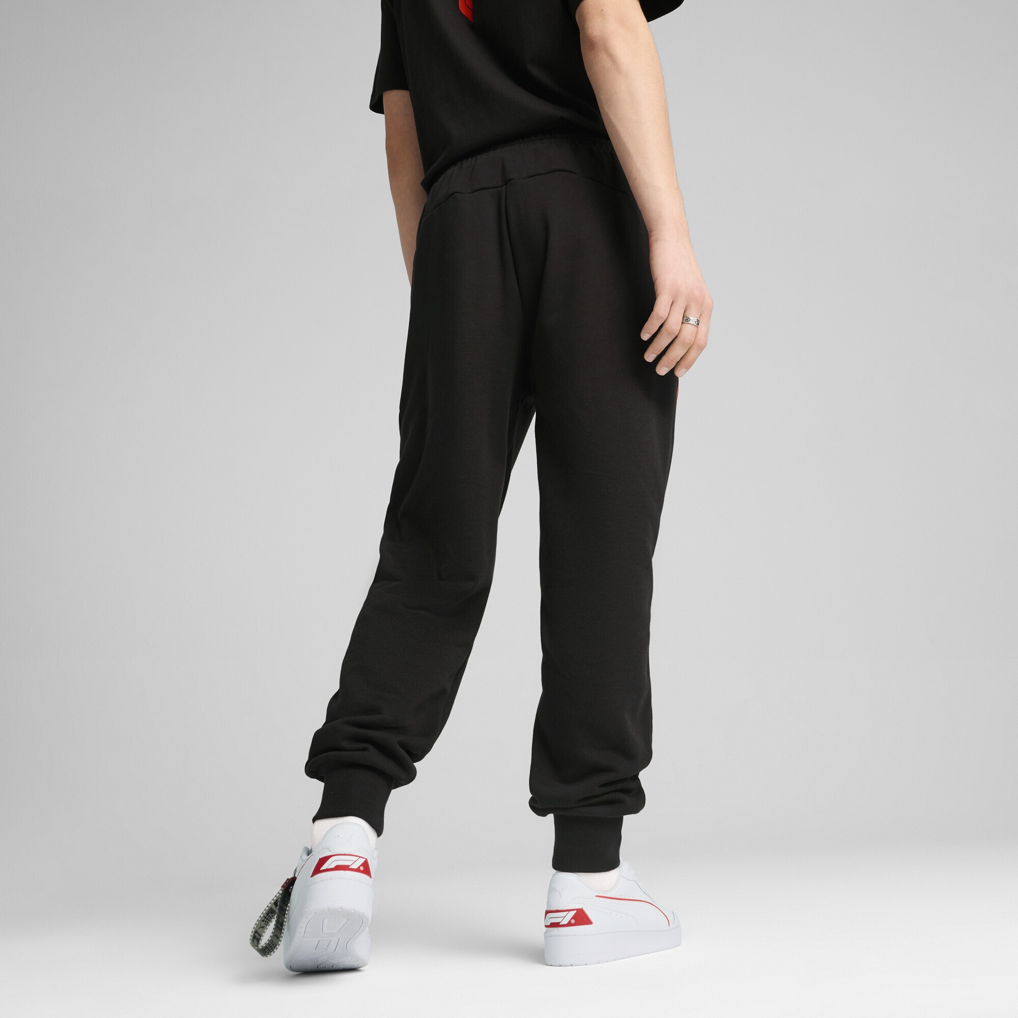 PUMA Sporthose »F1® ESS+ Relaxed Jogginghose Herren«