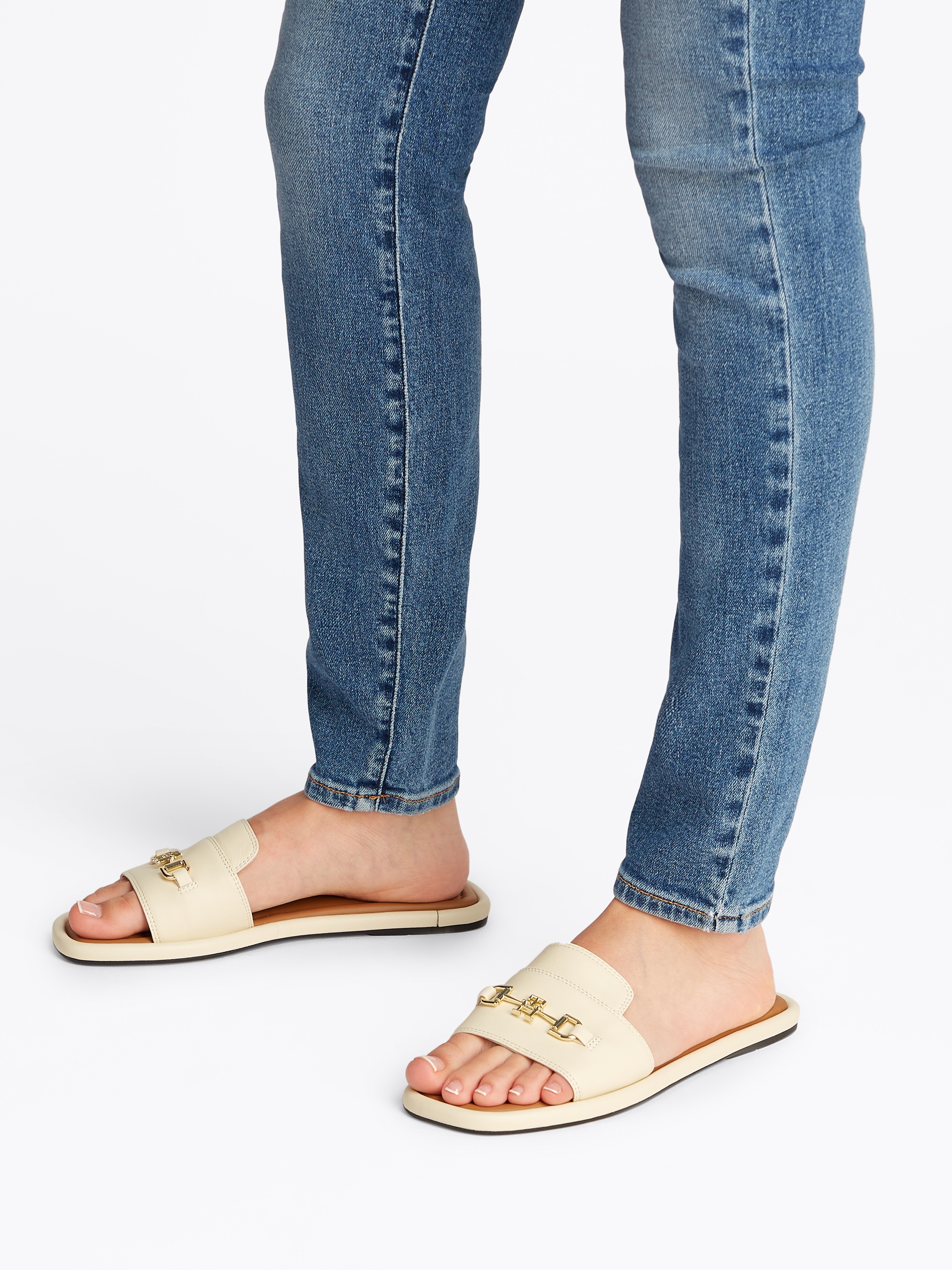 Tommy Hilfiger Pantolette "LEATHER HORSEBIT MULE", Flats, Sommerschuh, Bequ günstig online kaufen