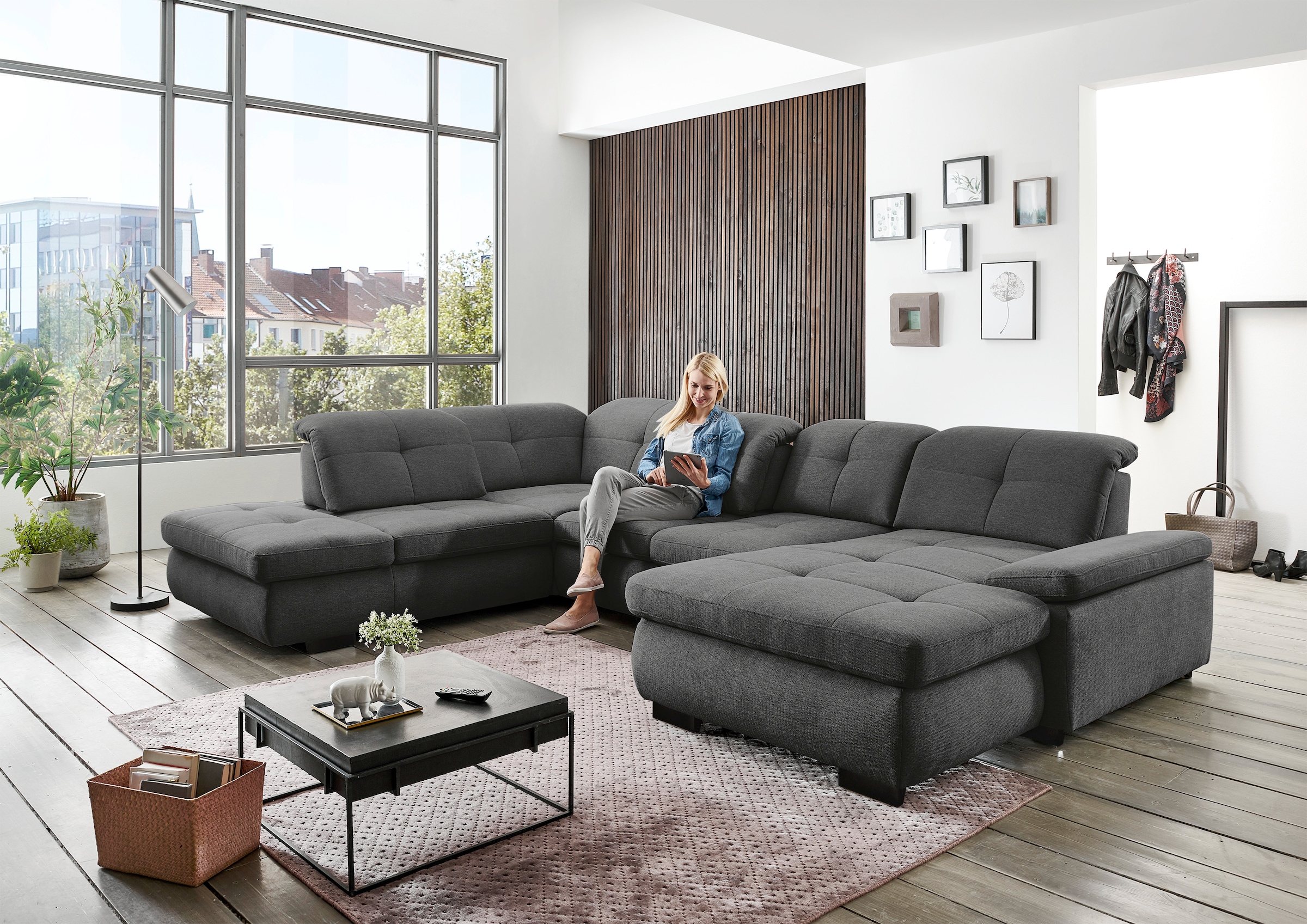 Die PlanBar Ecksofa "MP-IN16012 U-Form, mit Kaltschaum-Polsterung" inkl. Sitztiefenverstellung wahlweise mit weiteren Funktionen