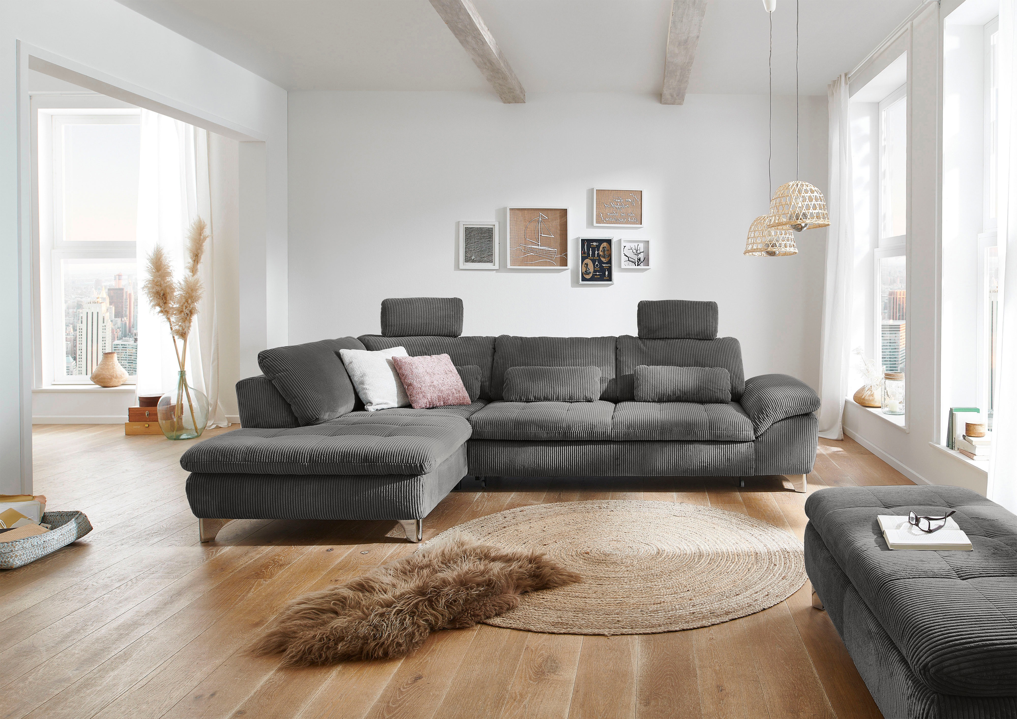 Die PlanBar Ecksofa "Ottomane MP-IN14007 L-Form, Breite 306 cm" wahlweise mit Schlaffunktion und verstellbaren Kopfstützen, in Cord
