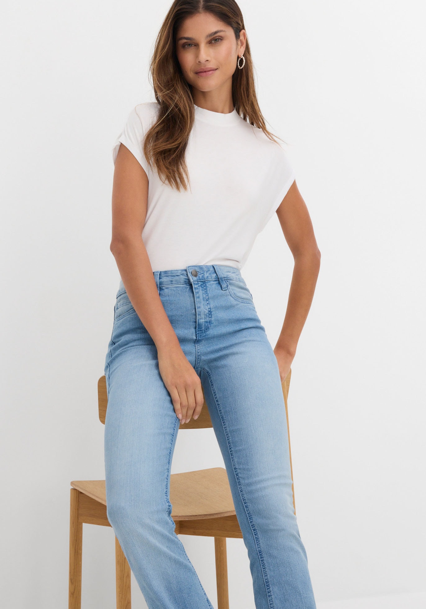 bonprix Schlagjeans »Flared Jeans Mid Waist, Stretch« 5-Pocket-Style, aus Baumwolle, Polyester und Elasthan, Mid Waist