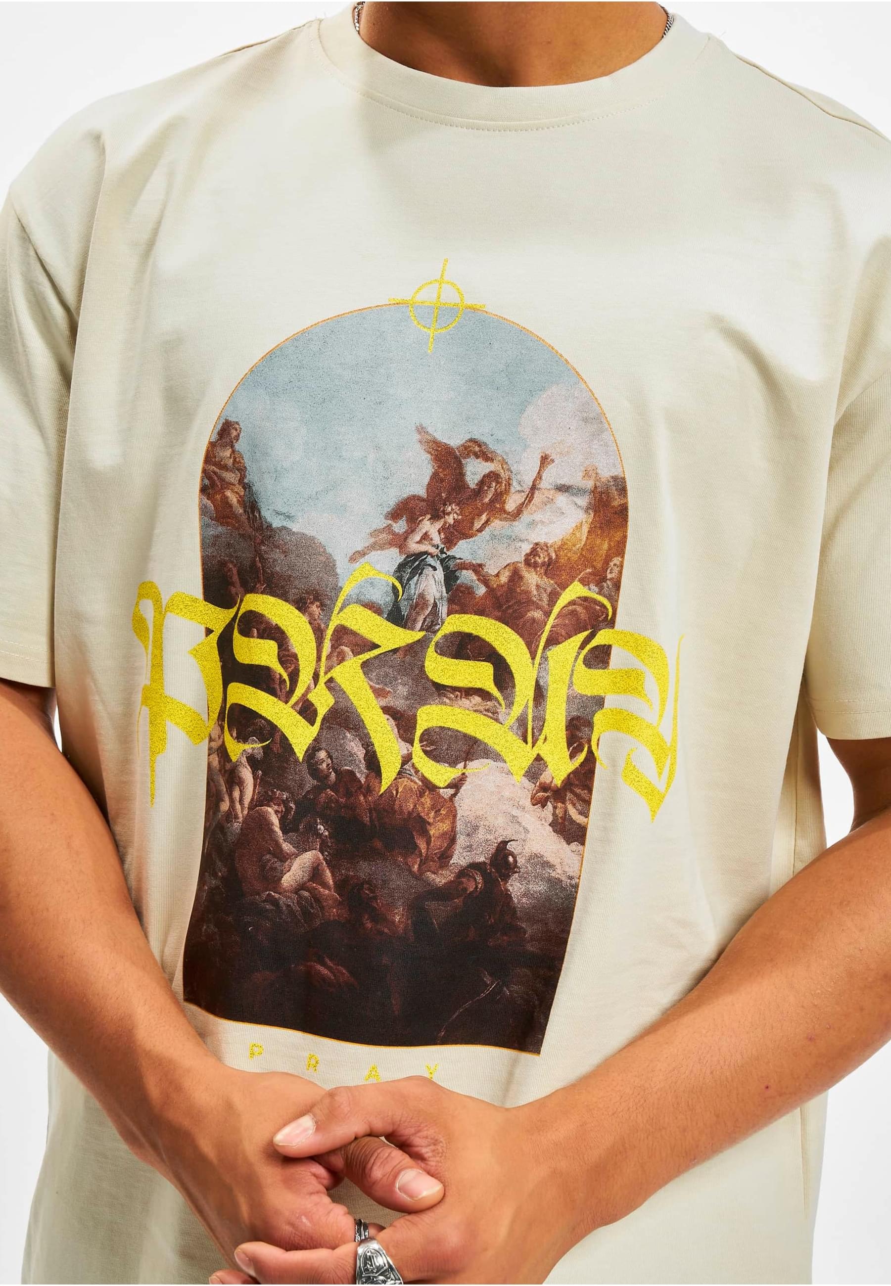 MisterTee Kurzarmshirt »MisterTee Unisex Pray Painting Oversize Tee«, (1 tlg.)