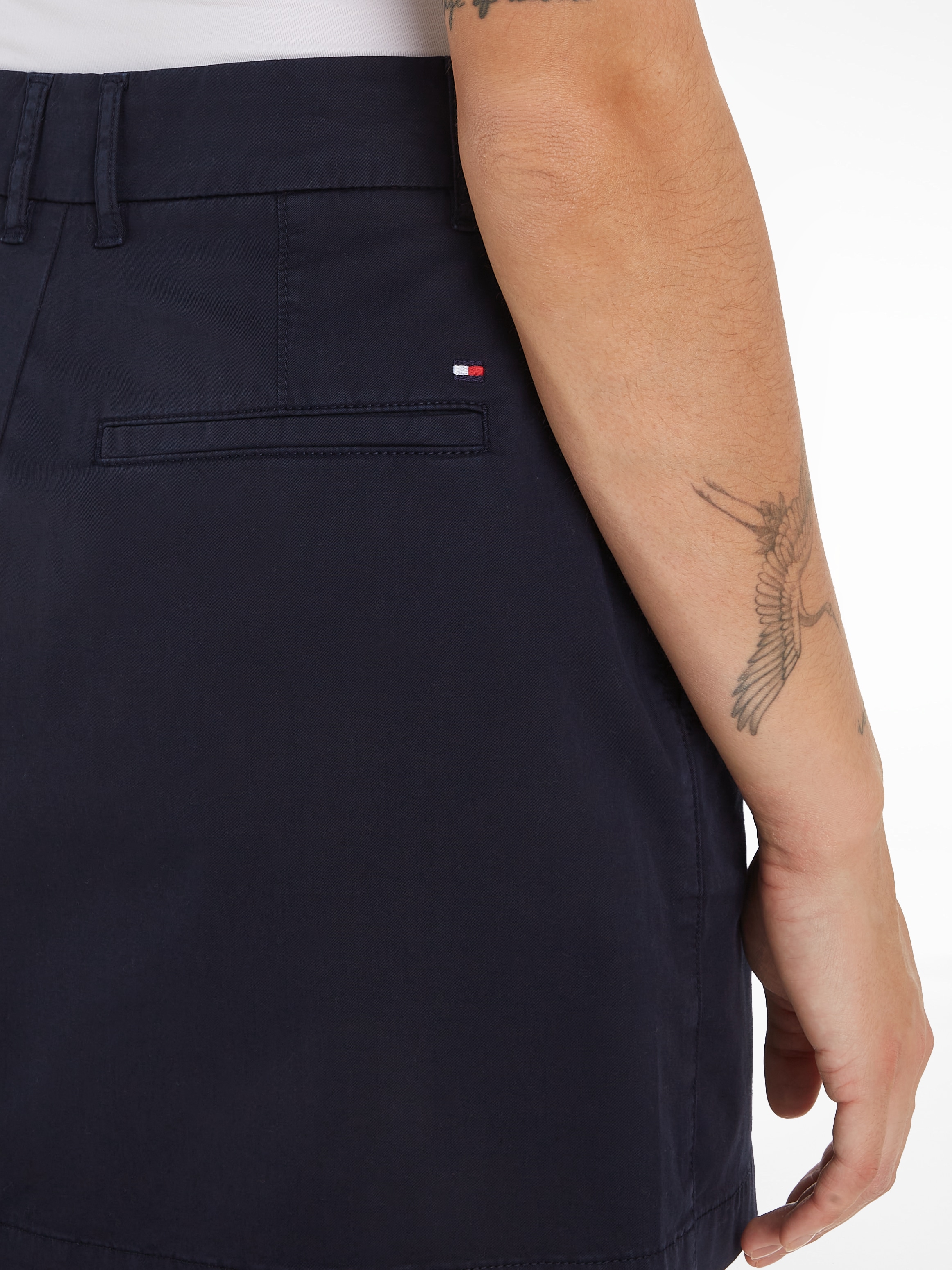 Tommy Hilfiger Minirock »COTTON GMD CHINO SKIRT«, Webrock mit Logostickerei