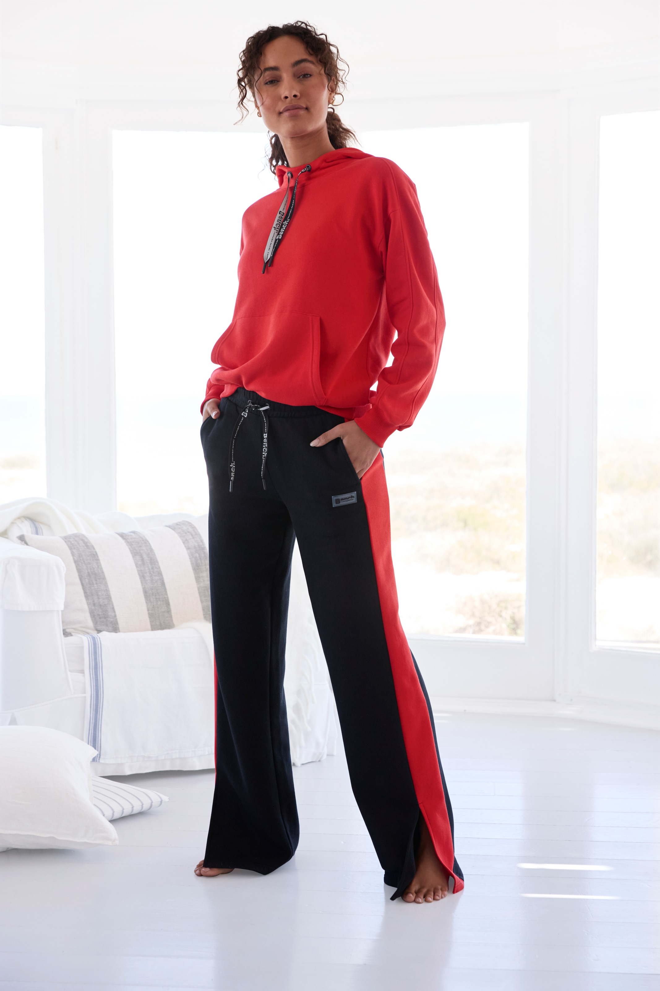 Bench. Loungewear Kapuzensweatshirt, mit Kängurutasche, Loungewear