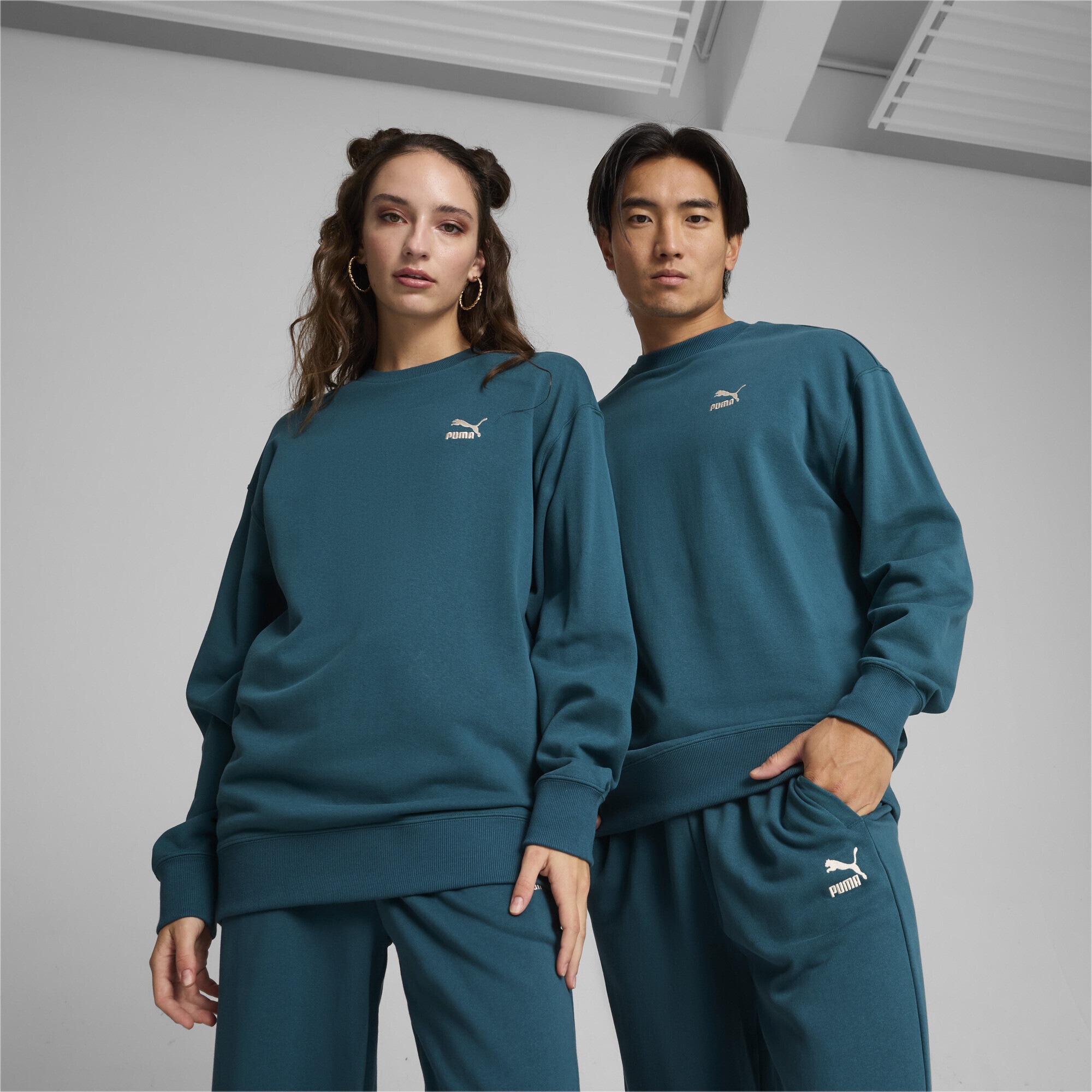 PUMA Rundhalspullover »BETTER CLASSICS Relaxed Sweatshirt Erwachsene«