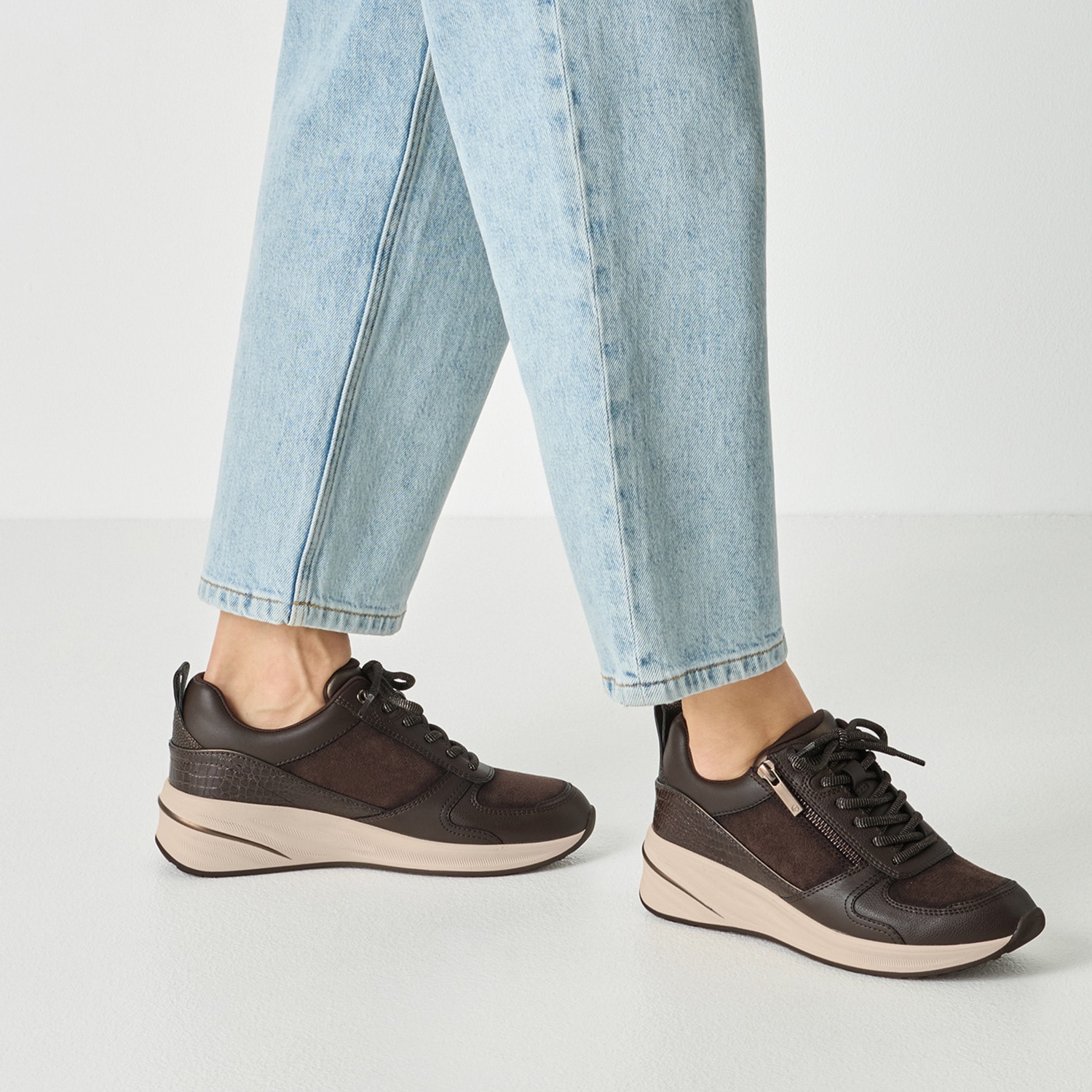 Tamaris Keilsneaker  Freizeitschuh, Schnürer in veganer Verarbeitung, schmale Form