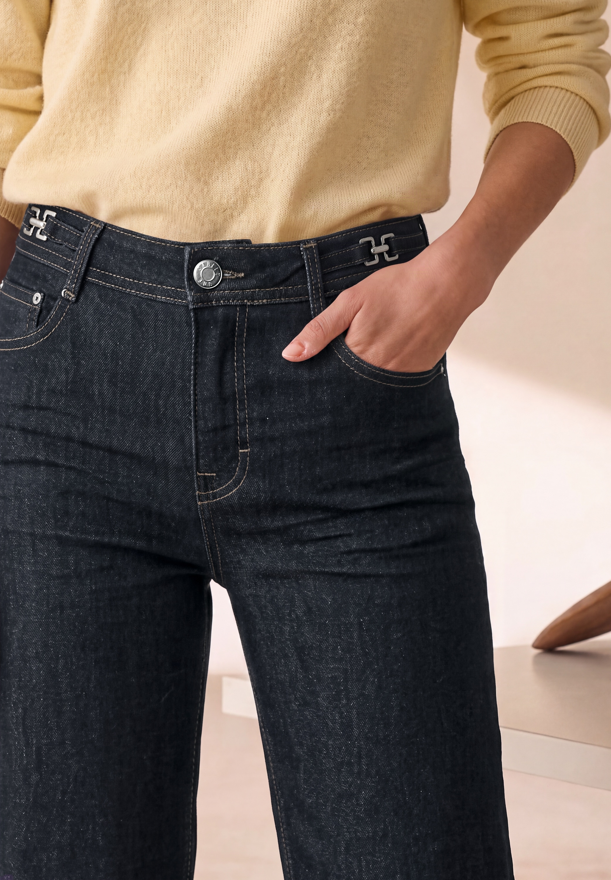 STREET ONE Loose-fit-Jeans »Style Emee« Denim in Rinsed-Optik mit Details am Bund