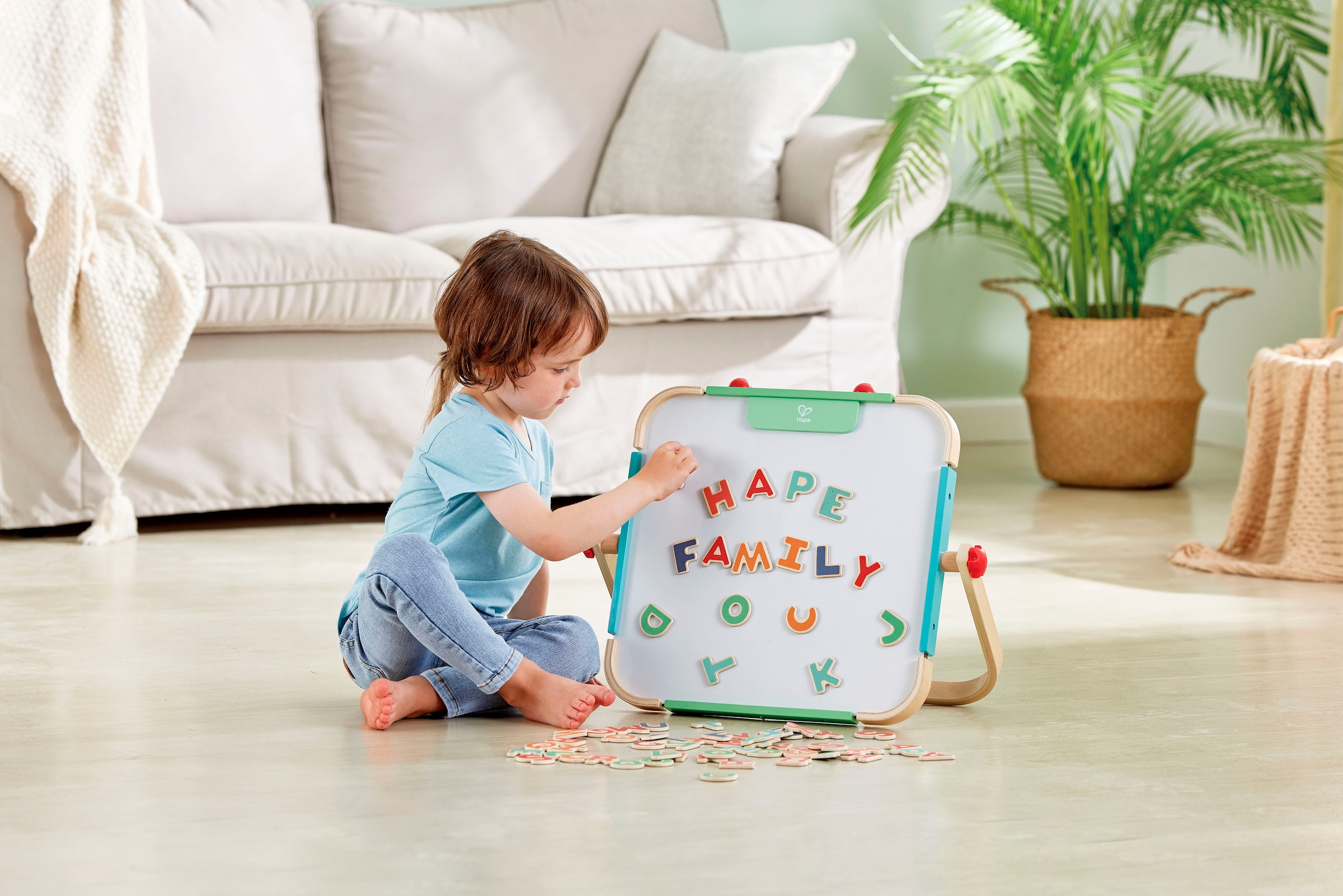 Hape Begrenzungsmagnetband »Magnetische Buchstaben«