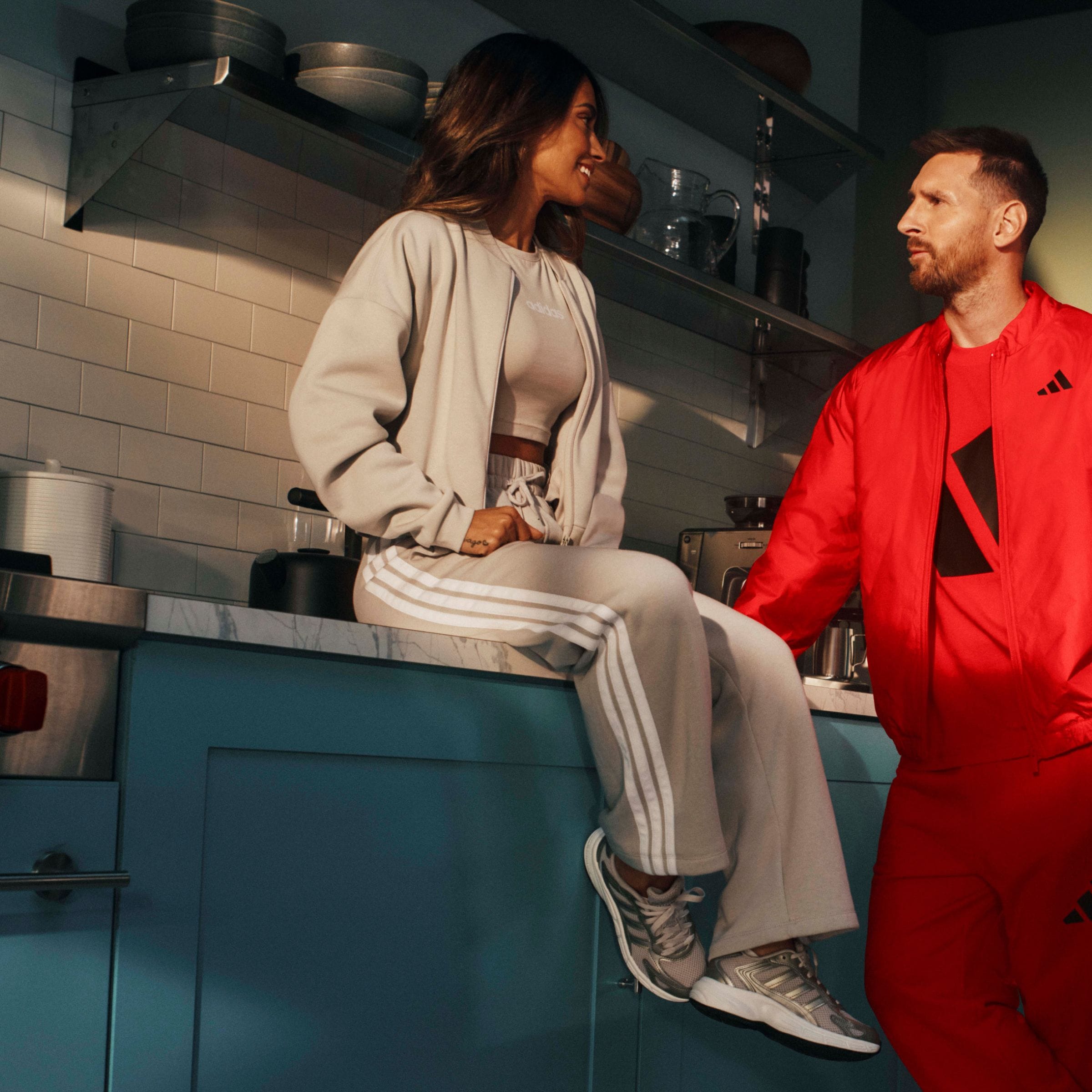 adidas Sportswear Outdoorjacke »W SL+ FL BOMBER«, (1 St.)